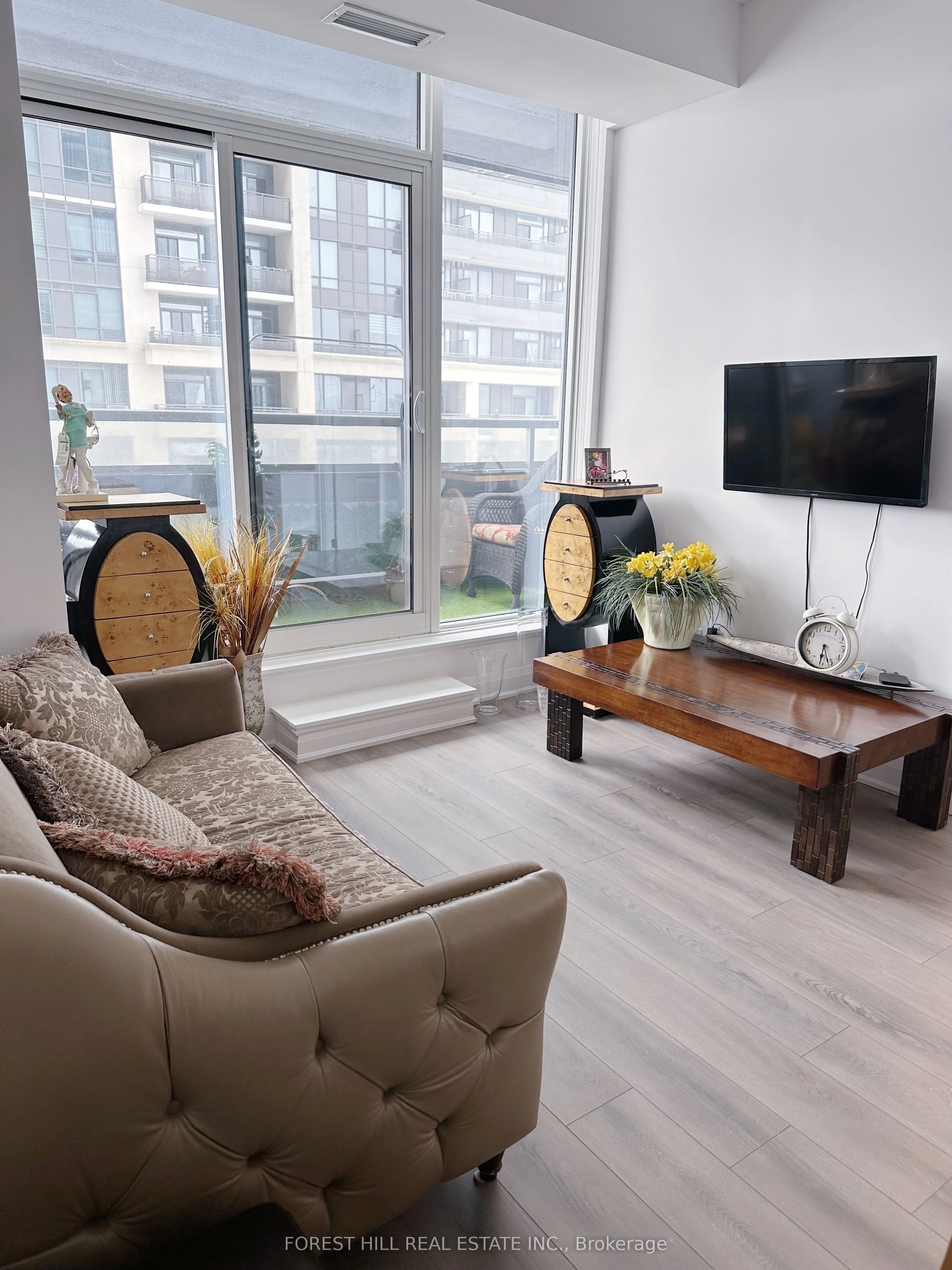 20 Gatineau Drive S 207, Vaughan, ON L4J 0L3