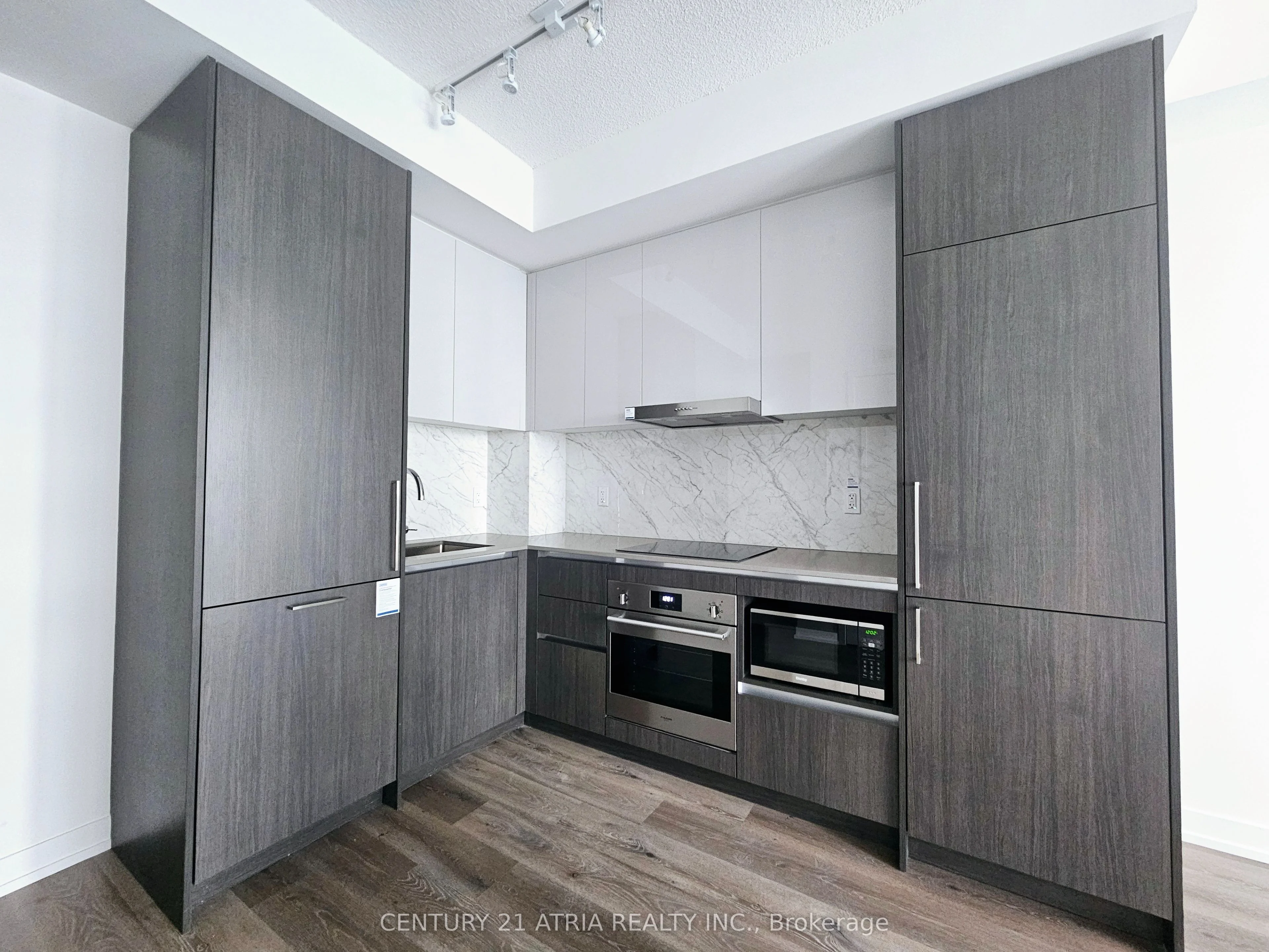 225 Commerce Street 701, Vaughan, On L4k 0r1