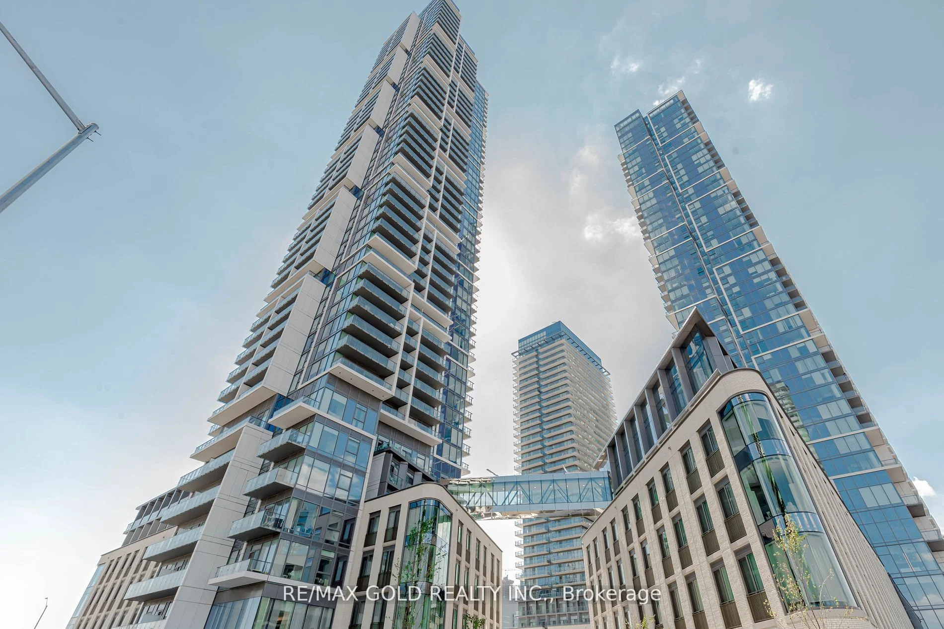 Condo Apartment in Vaughan