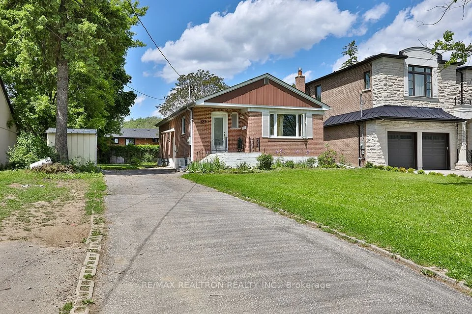 127 Harding Boulevard, Richmond Hill, On L4c 1s9