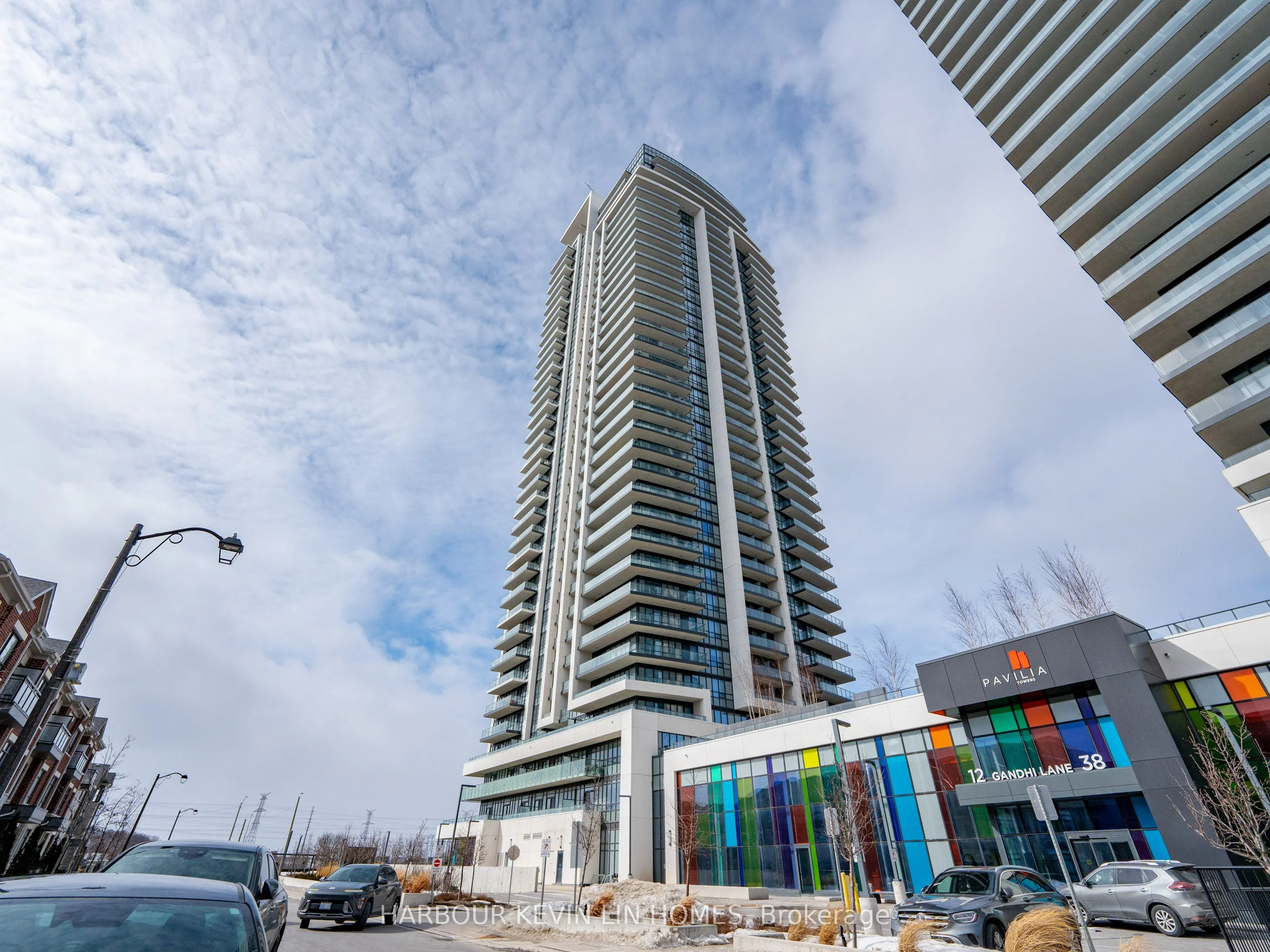 Condo Apartment in Markham