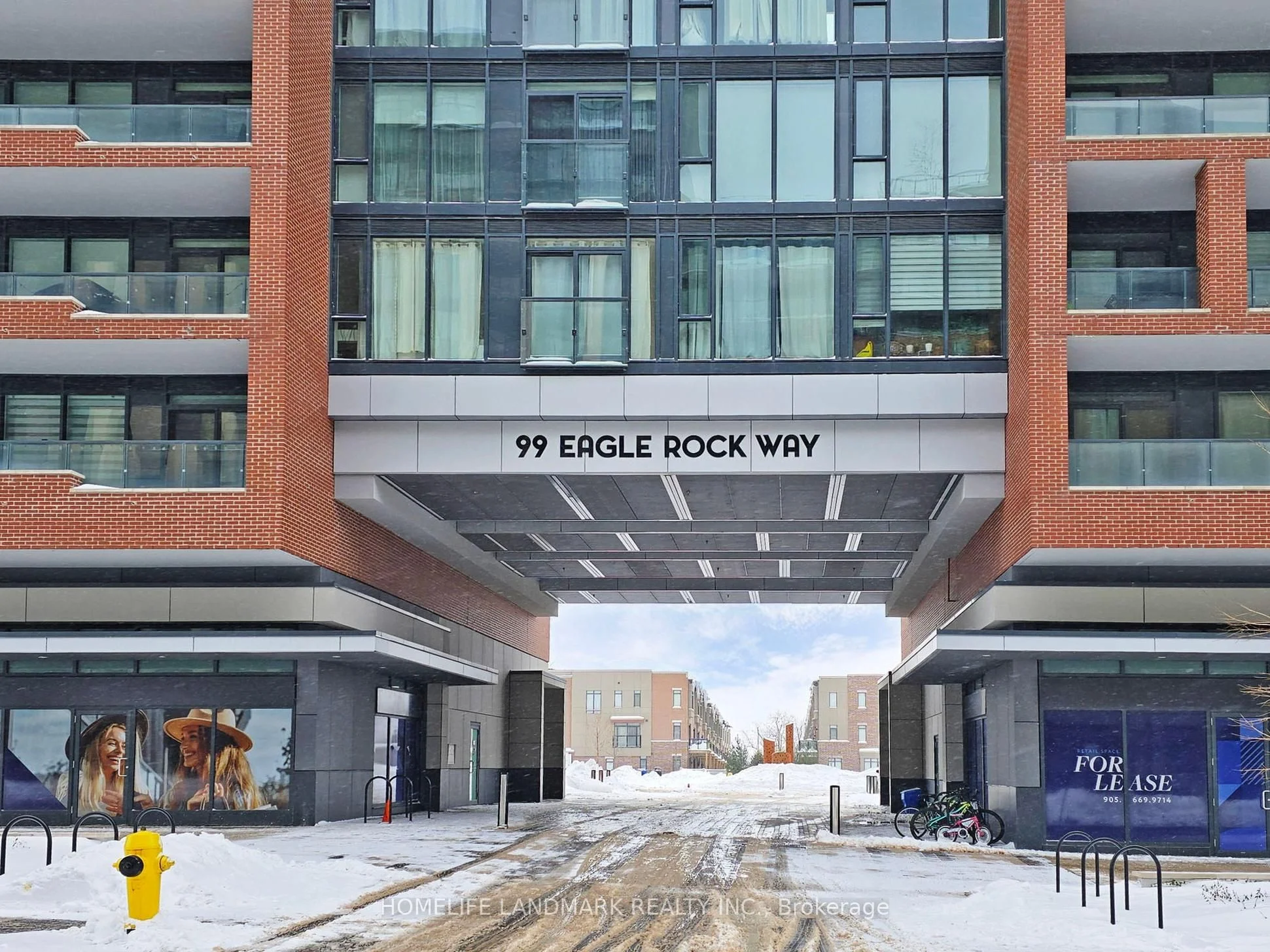 Condo Apartment in Vaughan
