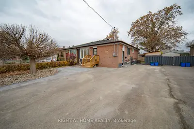 250 Beechy Drive Lower, Richmond Hill, On L4c 2x7