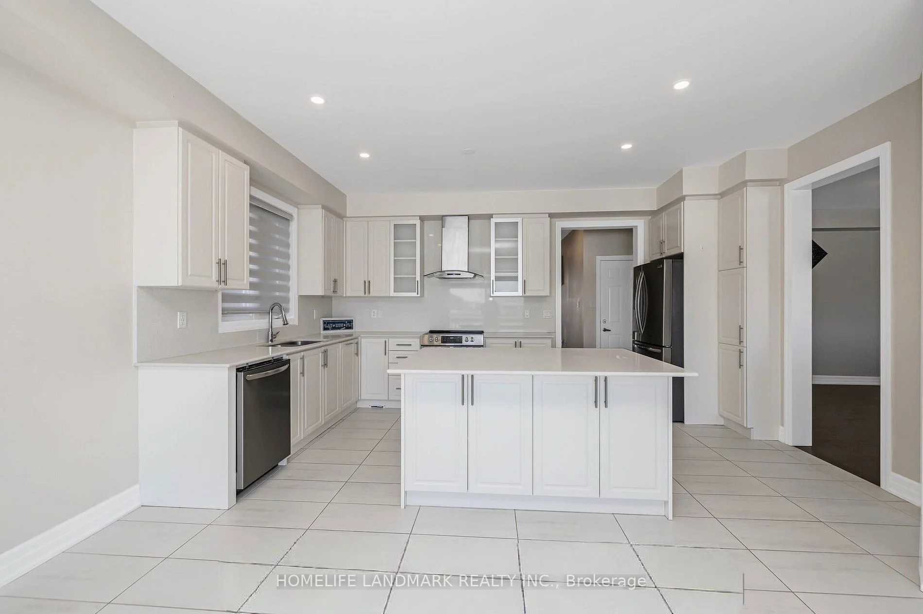 59 Strathgreen Lane, Georgina, ON L4P 0J3