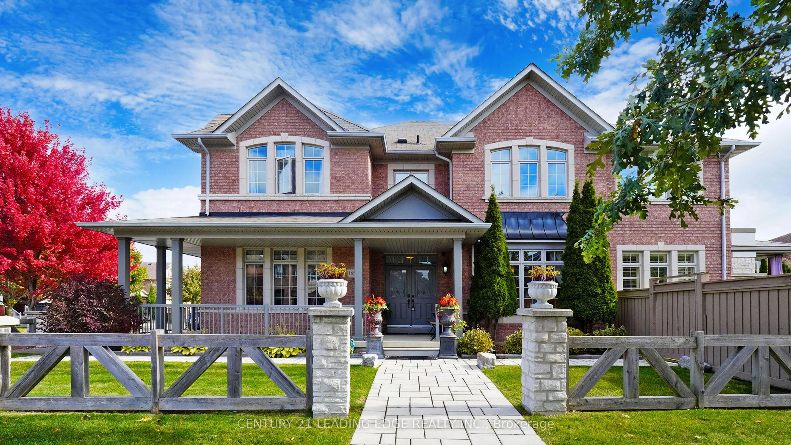 Detached in Aurora