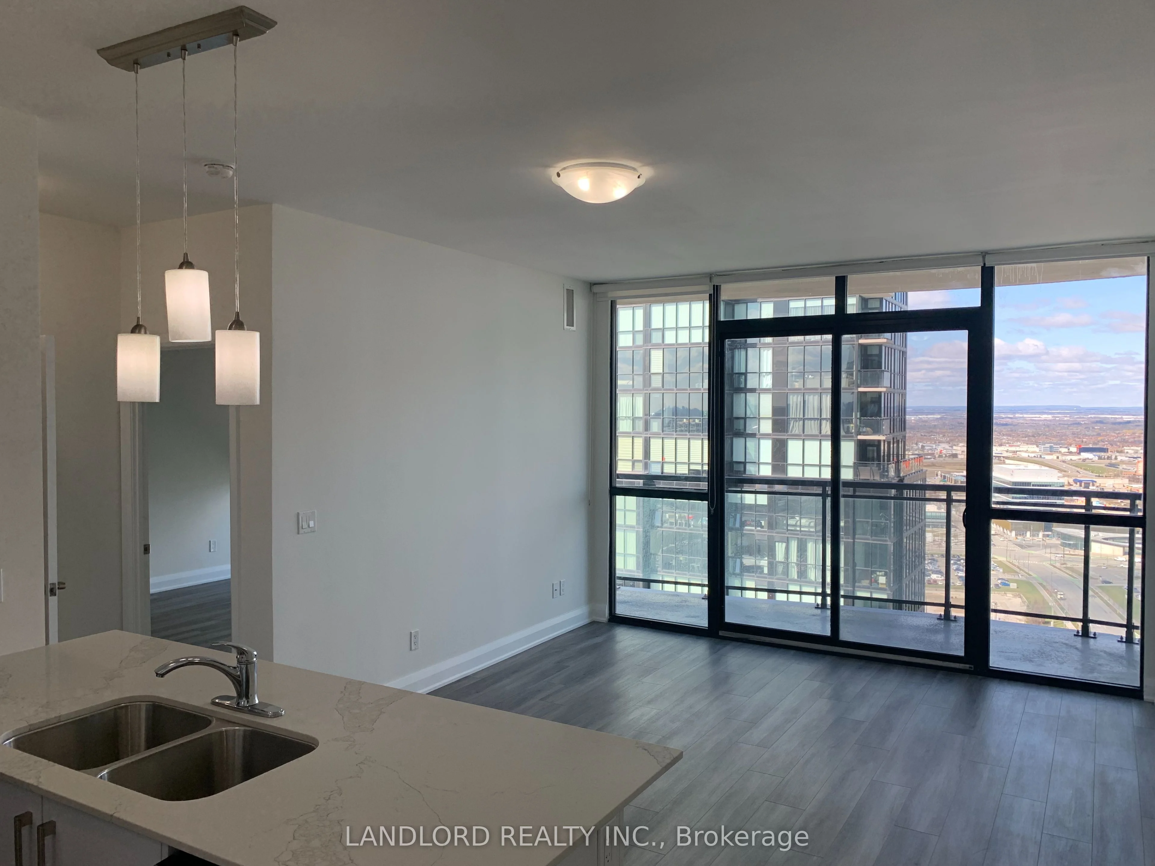 Condo Apartment in Vaughan