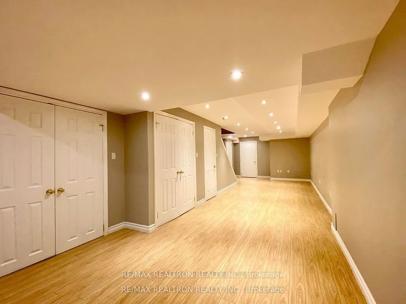 28 Silver Linden Drive, Richmond Hill, ON L4B 3S8