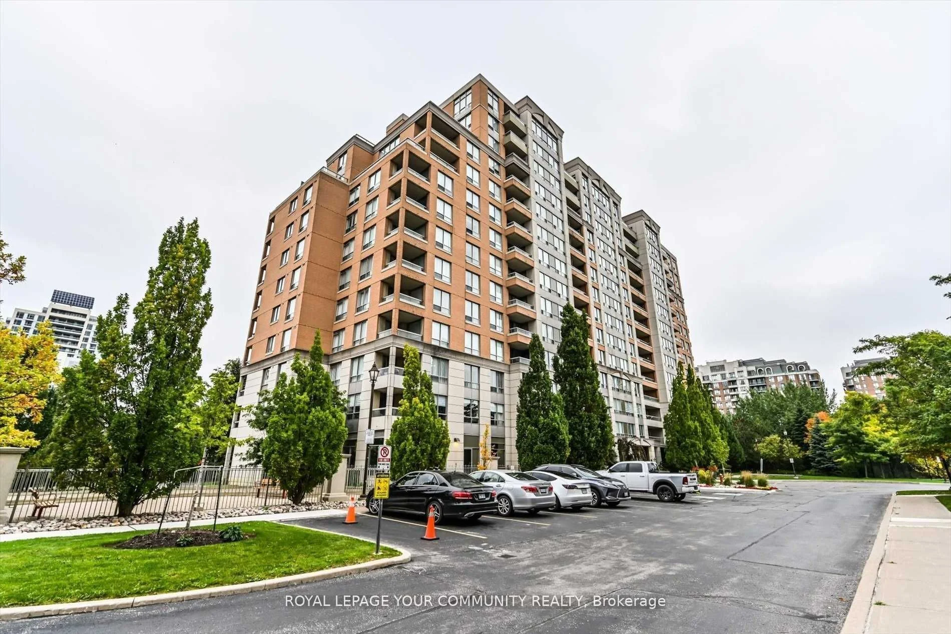 29 Northern Heights Drive 415, Richmond Hill, On L4b 4l8