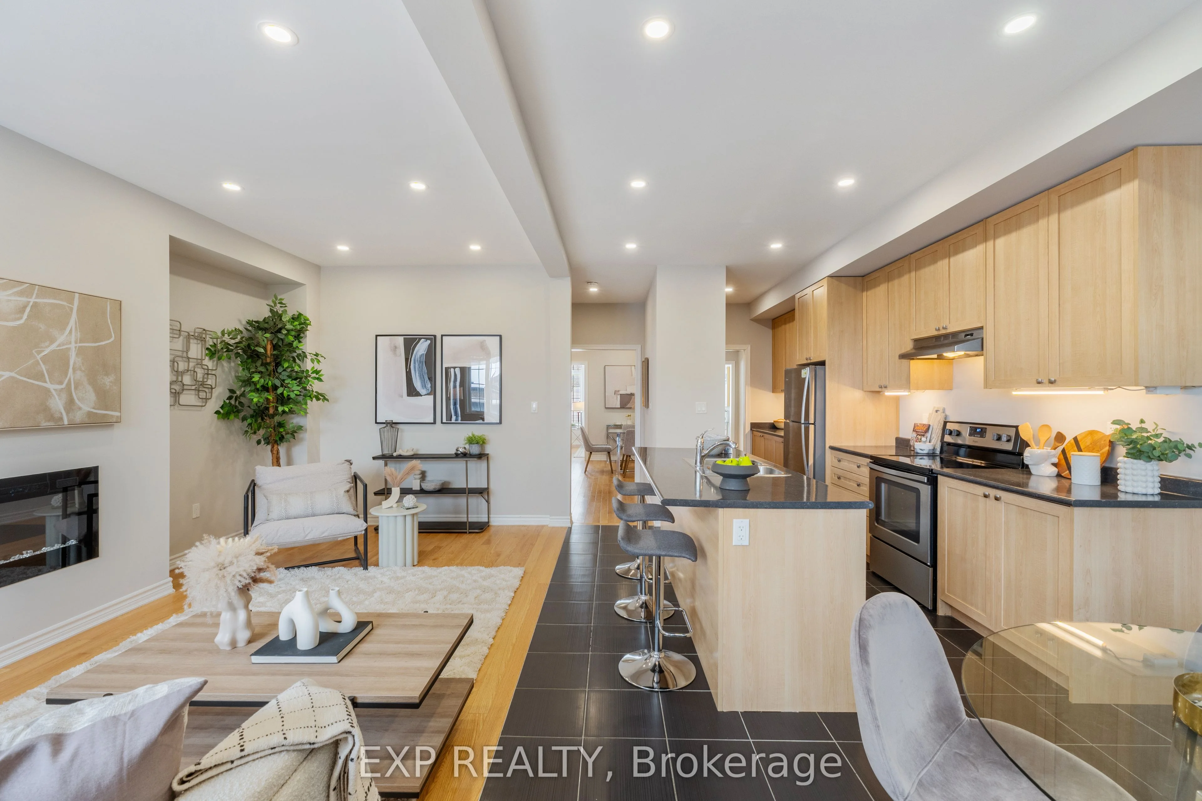 Att/Row/Townhouse in East Gwillimbury