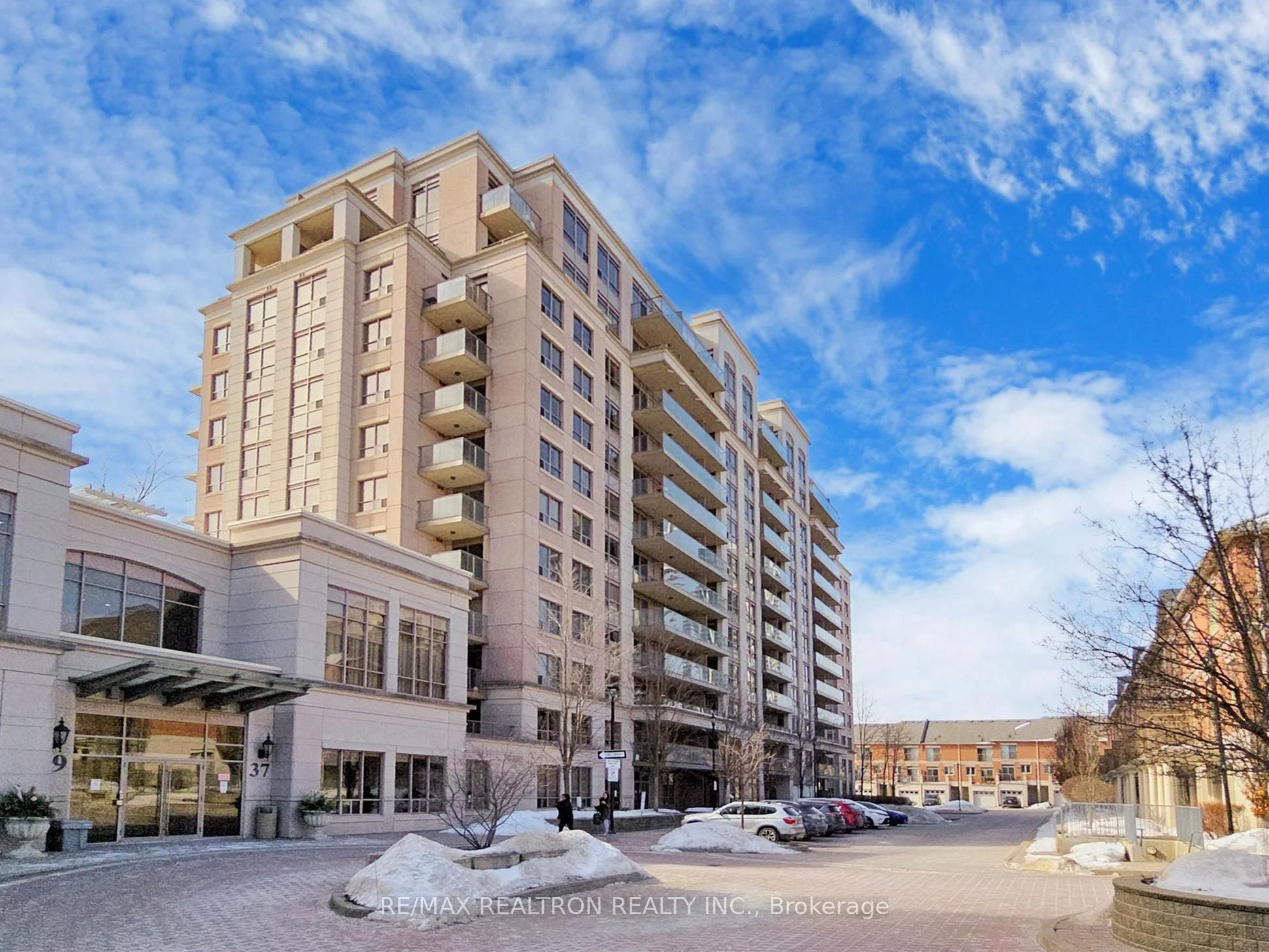 Condo Apartment in Markham