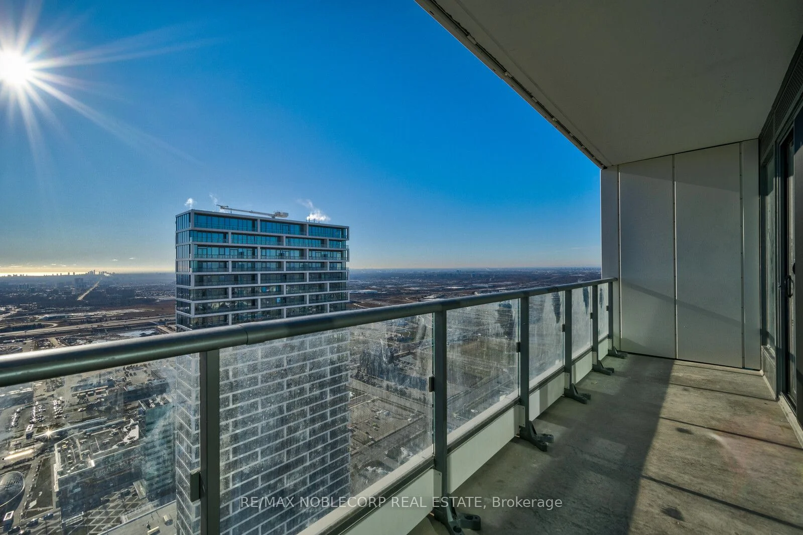 898 Portage Parkway 6105, Vaughan, ON L4K 0J3