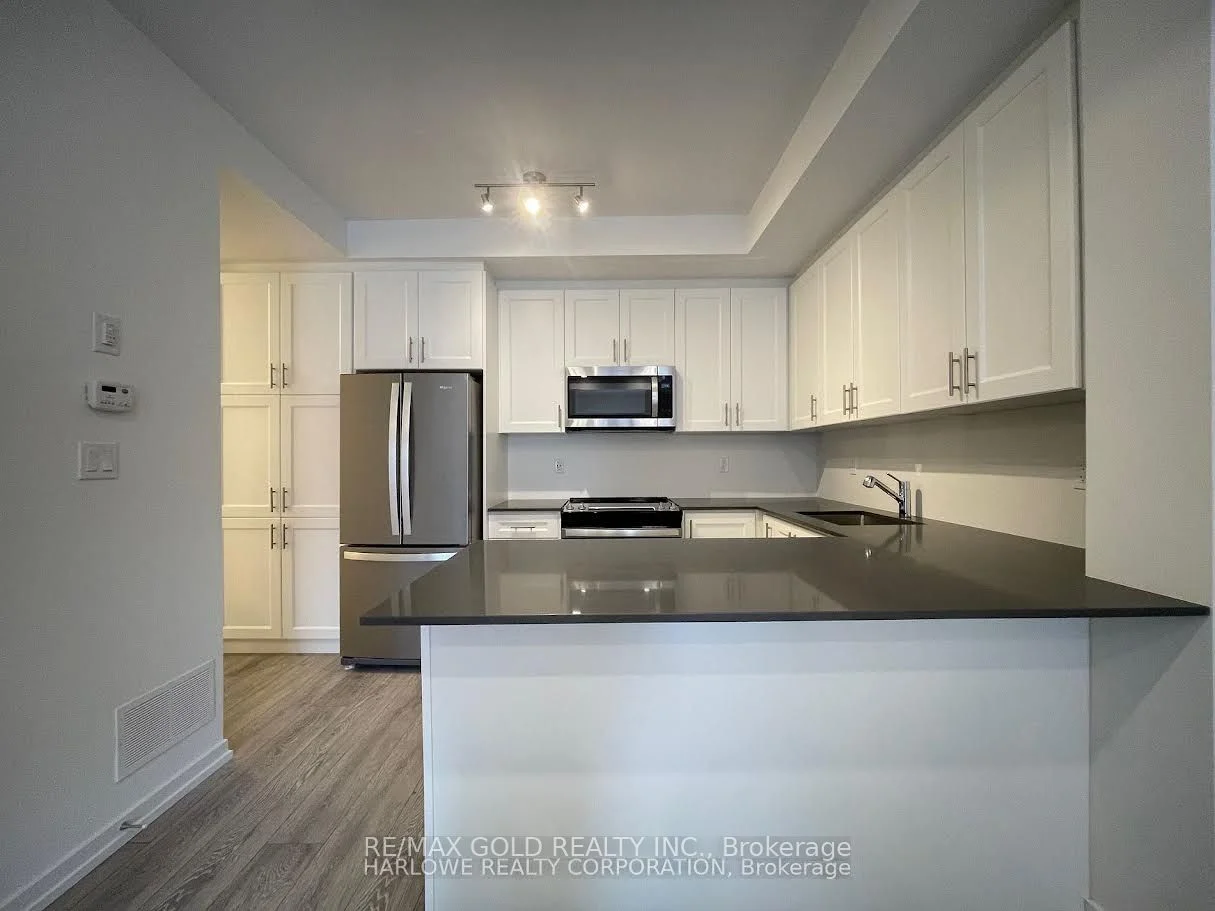 Condo Townhouse in Newmarket