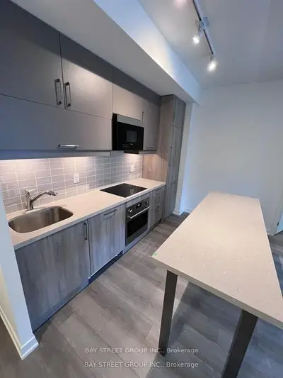 #814 292 Verdale Crossing, Markham, On, L6g 0h6