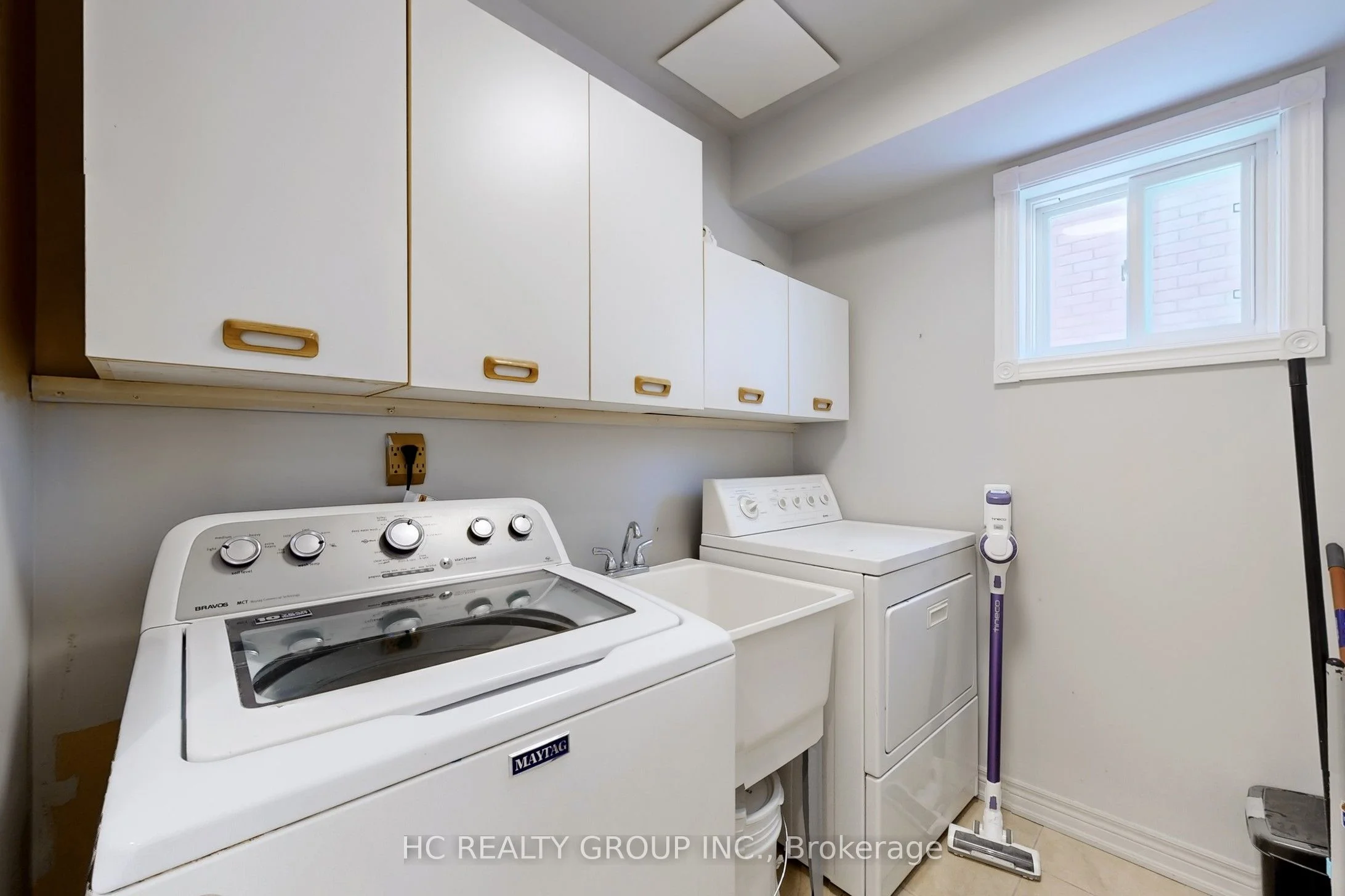 12 Squire Drive, Richmond Hill, ON L4S 1C4