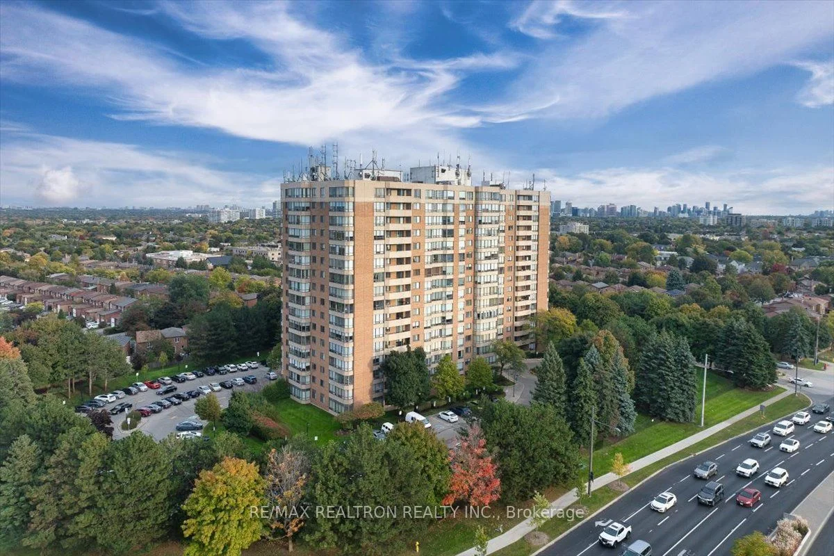 Condo Apartment in Vaughan