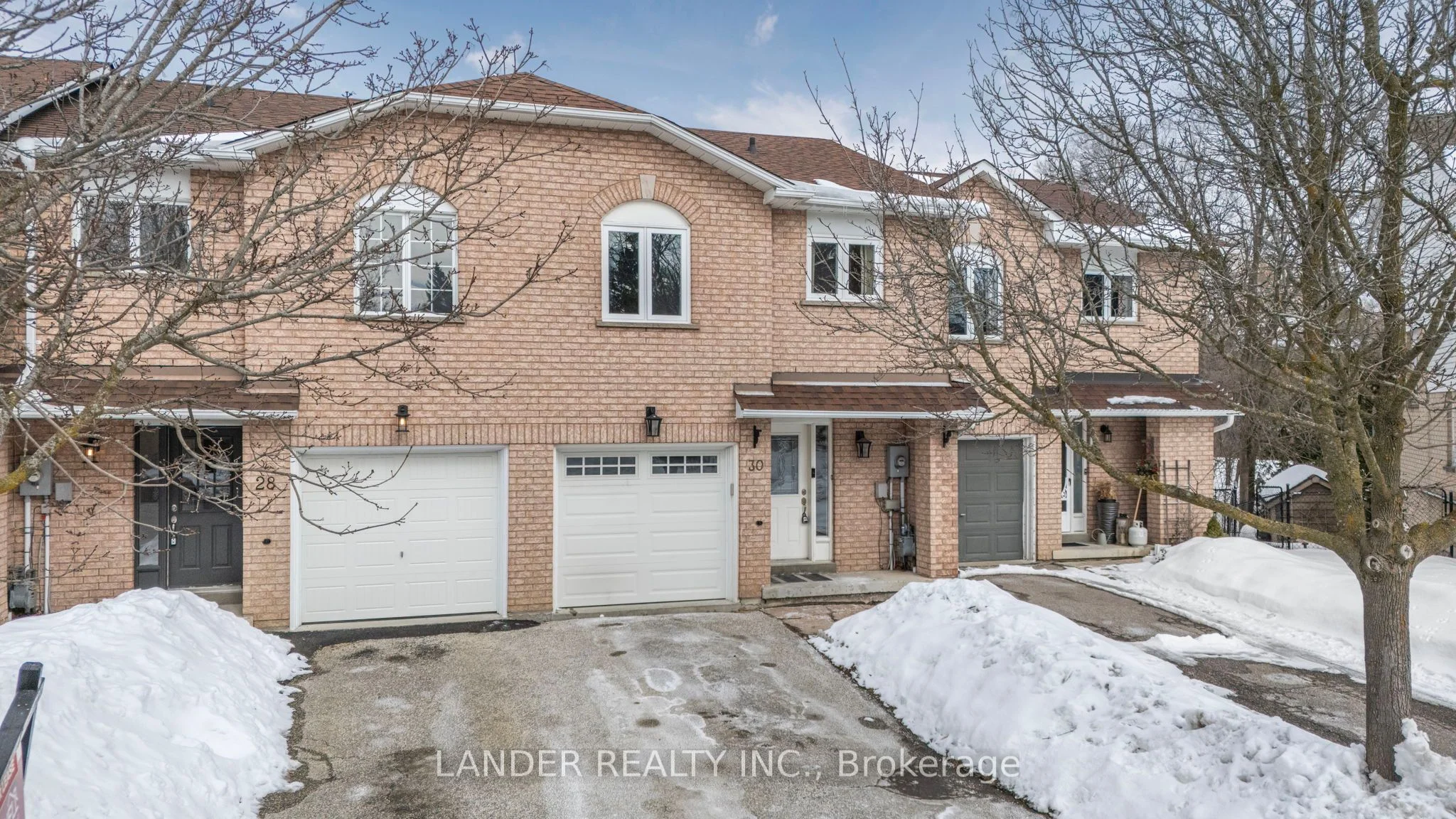 Att/Row/Townhouse in East Gwillimbury