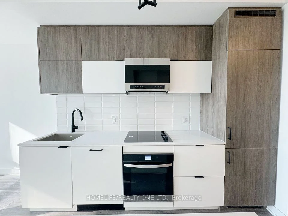 8888 Yonge Street 504, Richmond Hill, ON L4C 5V6