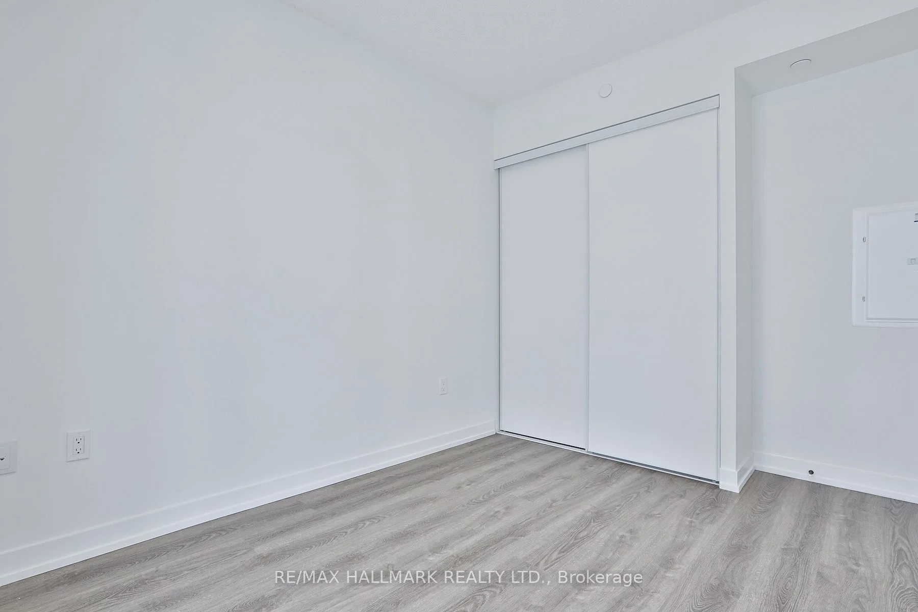 195 Commerce Street 1702, Vaughan, ON L4K 0P9