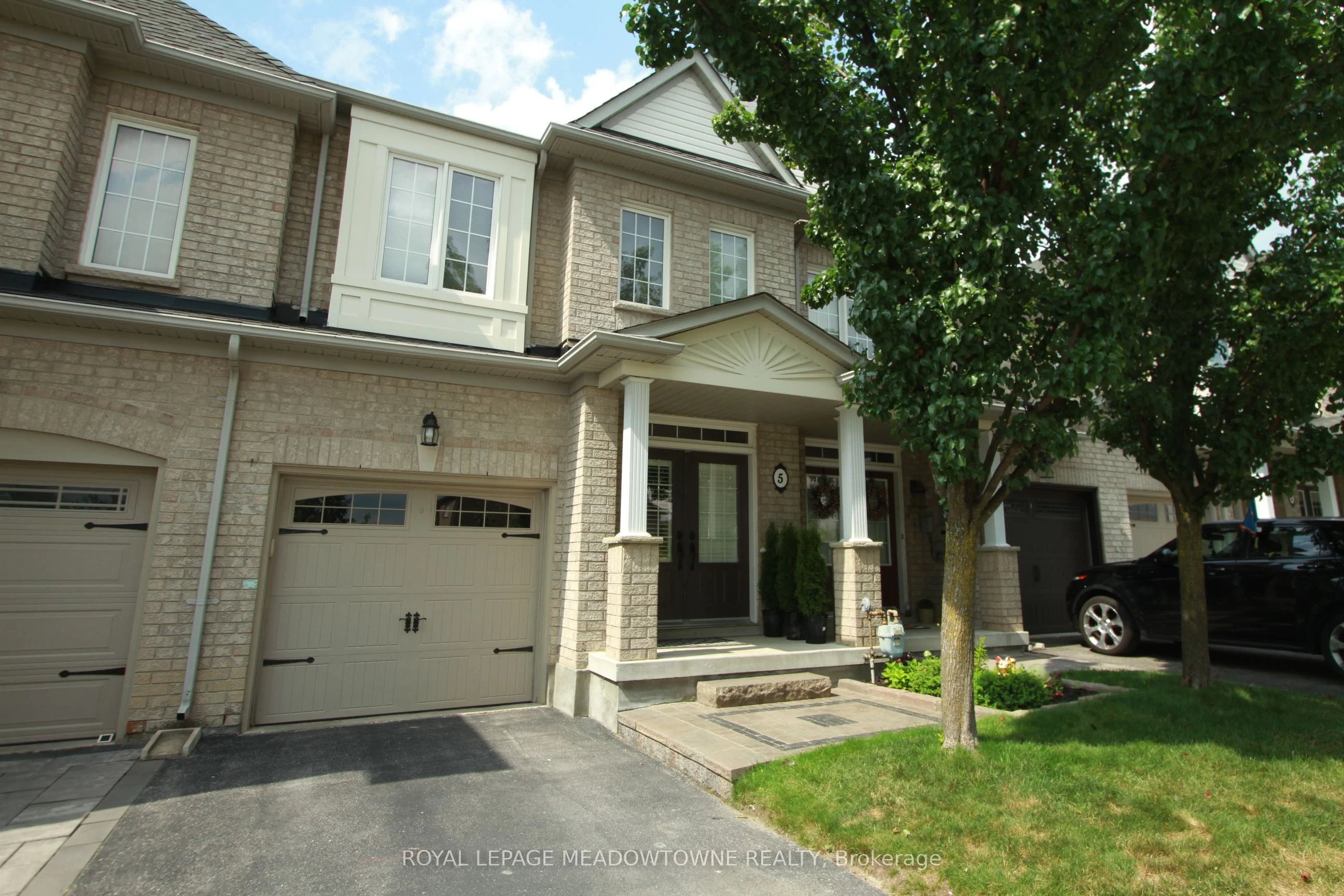 Att/Row/Townhouse in Vaughan