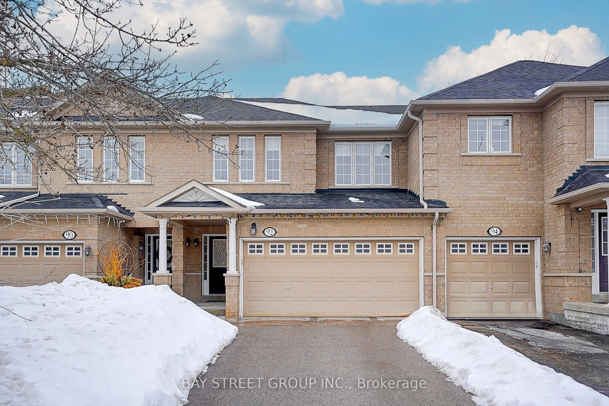 Att/Row/Townhouse in Aurora