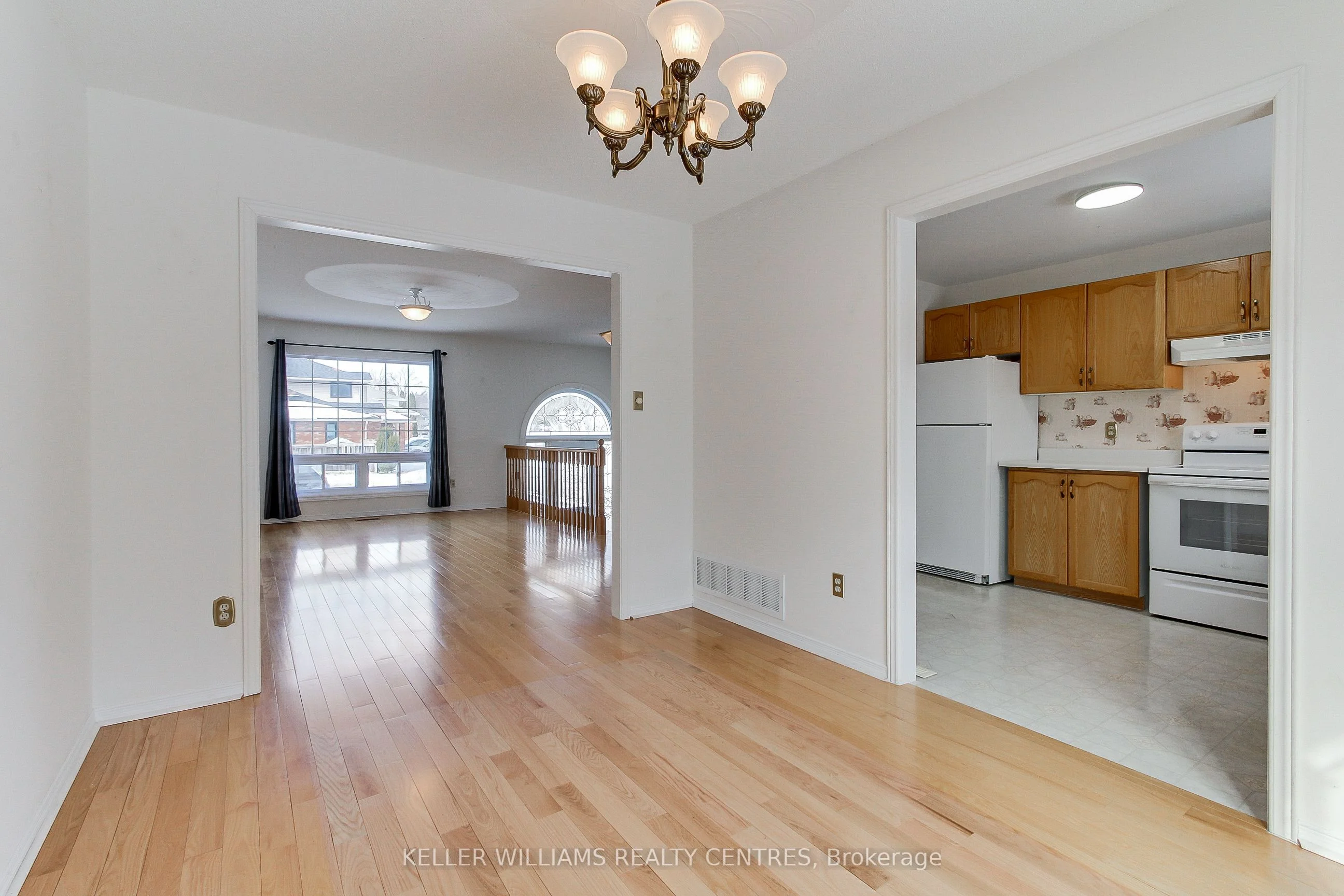 271 Tampa Drive, Georgina, ON L4P 3A3