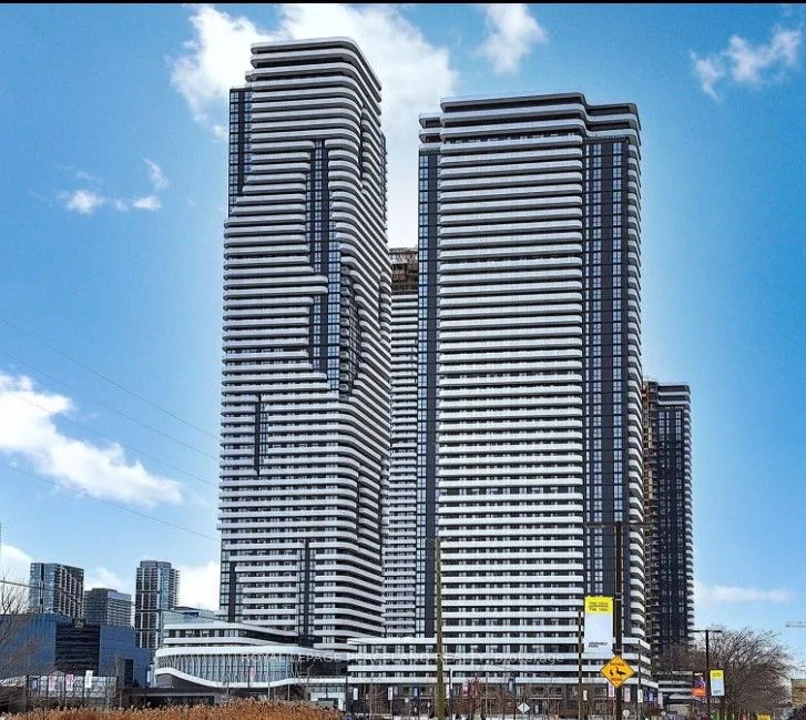 Condo Apartment in Vaughan