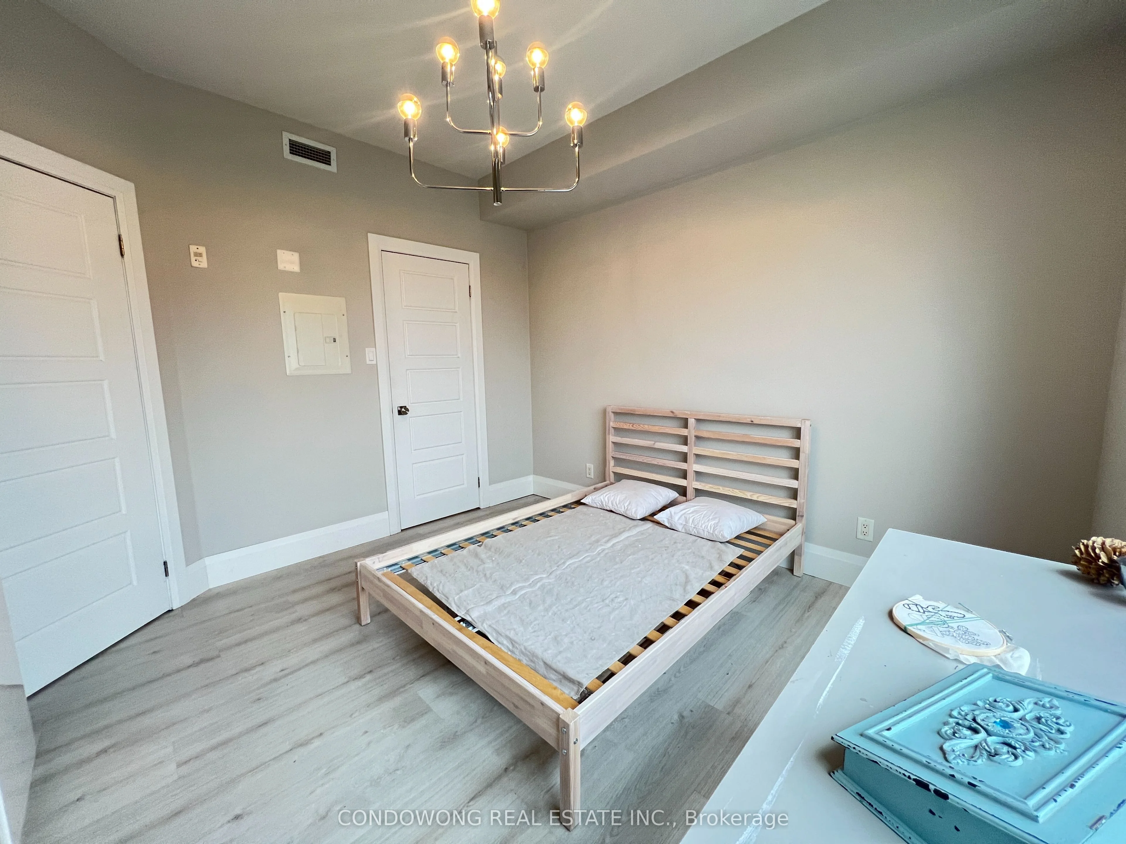 8 Maison Parc Court 621, Vaughan, ON L4J 9K5