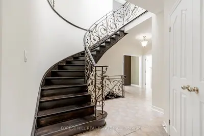 23 Marinucci Court, Richmond Hill, On L4c 0m3