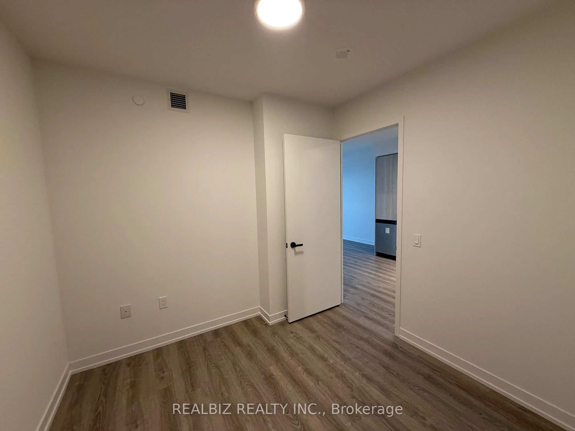 195 Commerce Street 2307, Vaughan, ON L4K 0P9