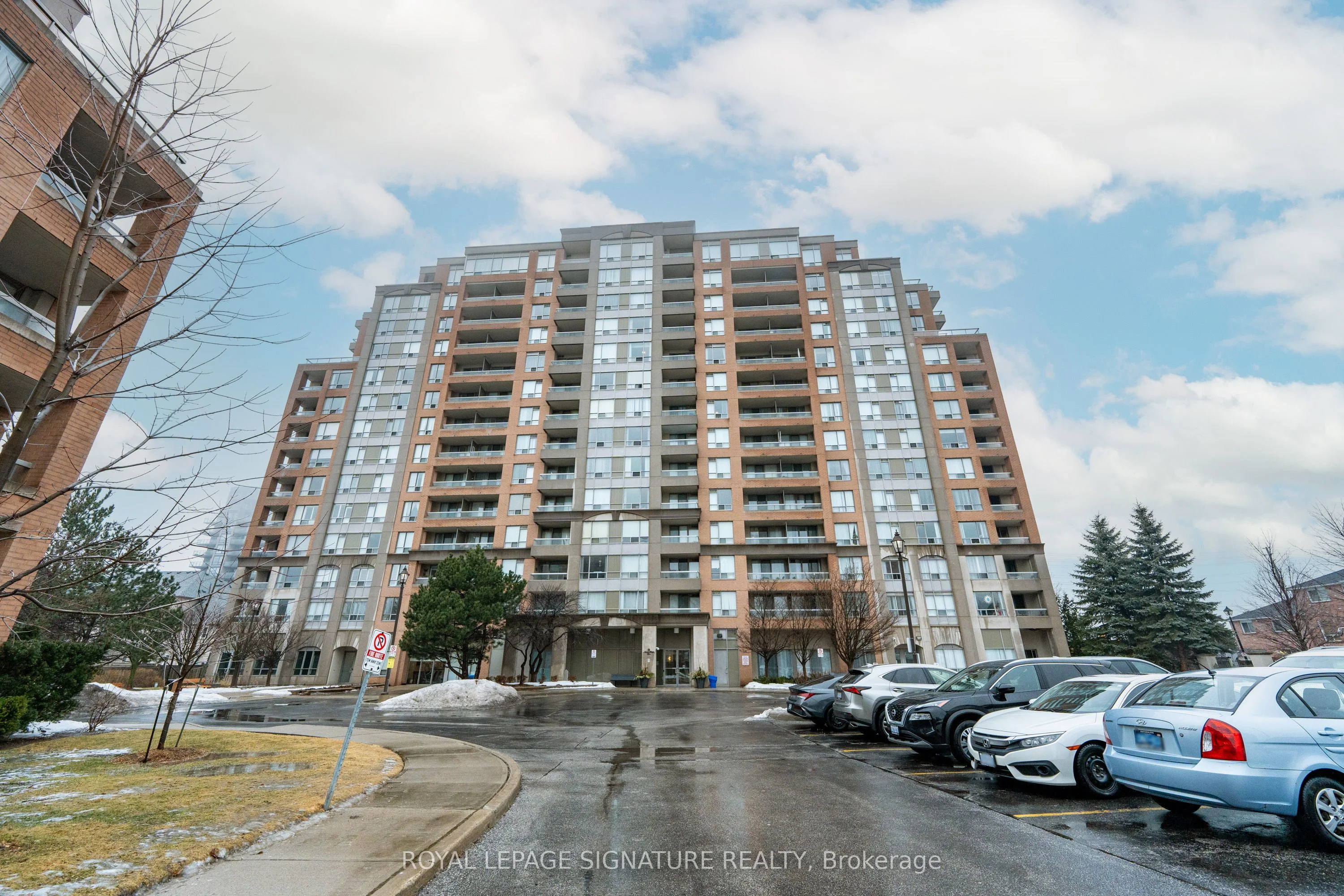 9 Northern Heights Drive 612, Richmond Hill, On L4b 4m5