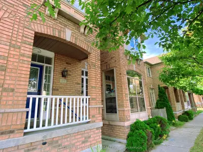 Att/Row/Townhouse in Markham