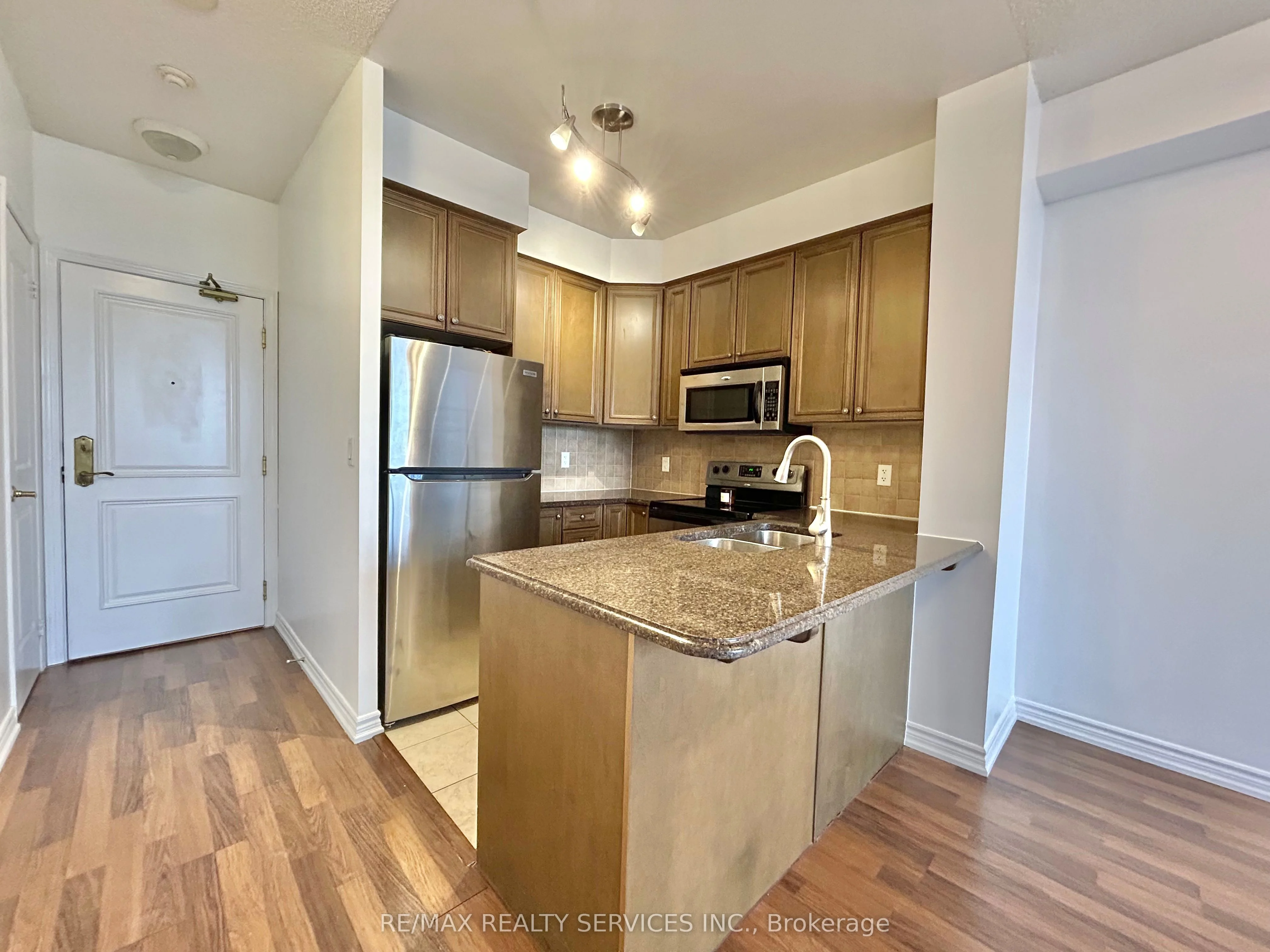 9225 Jane Street 303, Vaughan, On L6a 0j7