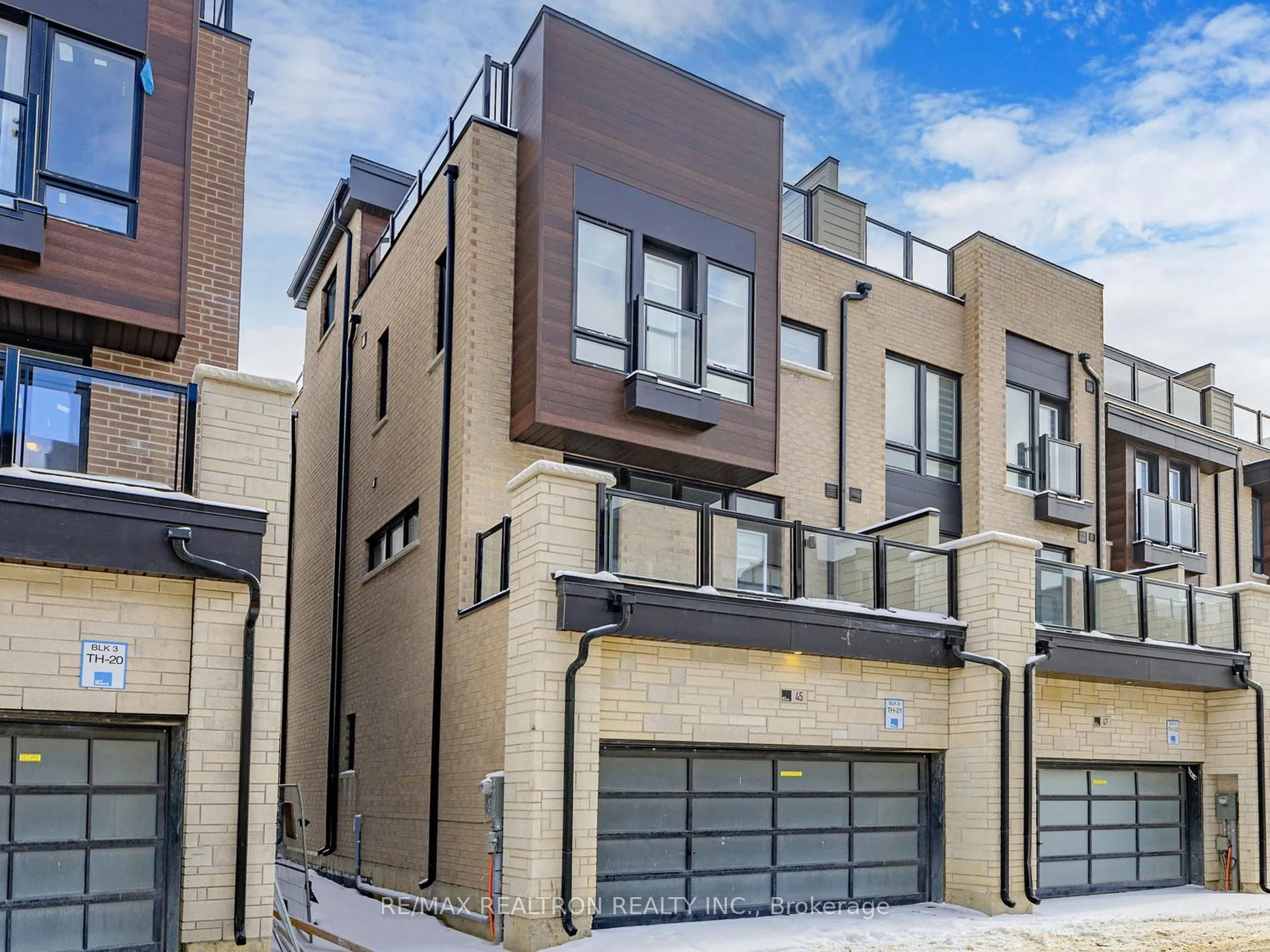 45 Credit Lane Room2, Richmond Hill, On L4e 1g9