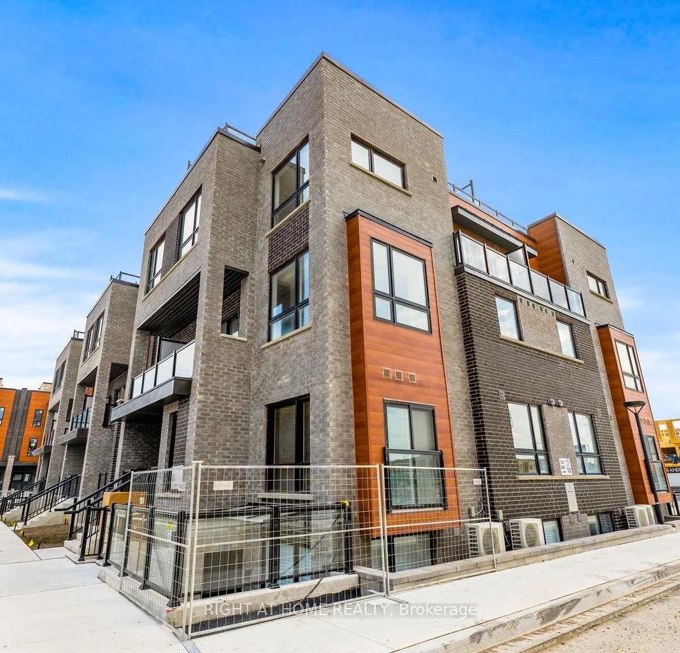 Condo Townhouse in Newmarket