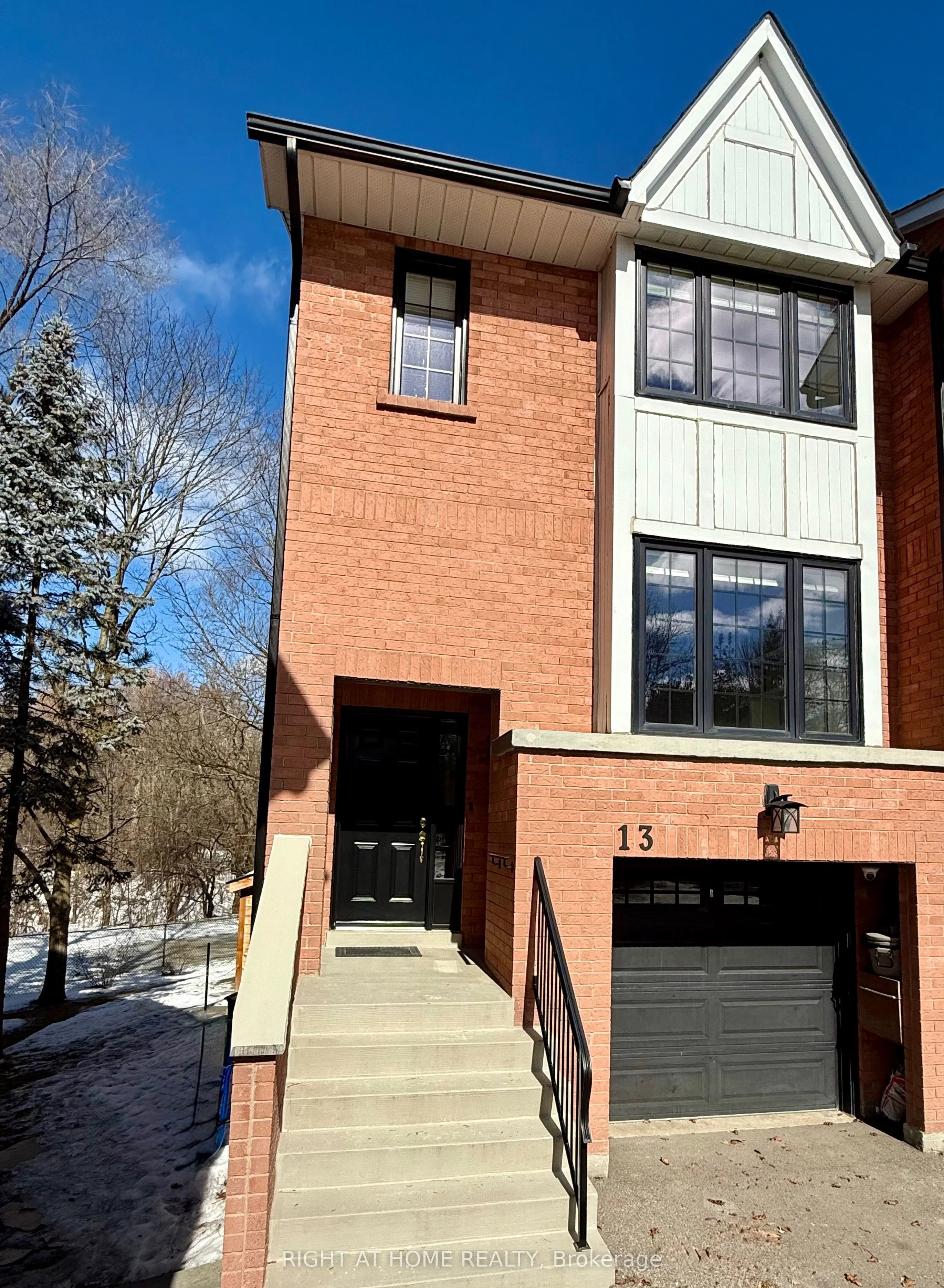 8050 Islington Avenue 13, Vaughan, On L4l 1w5