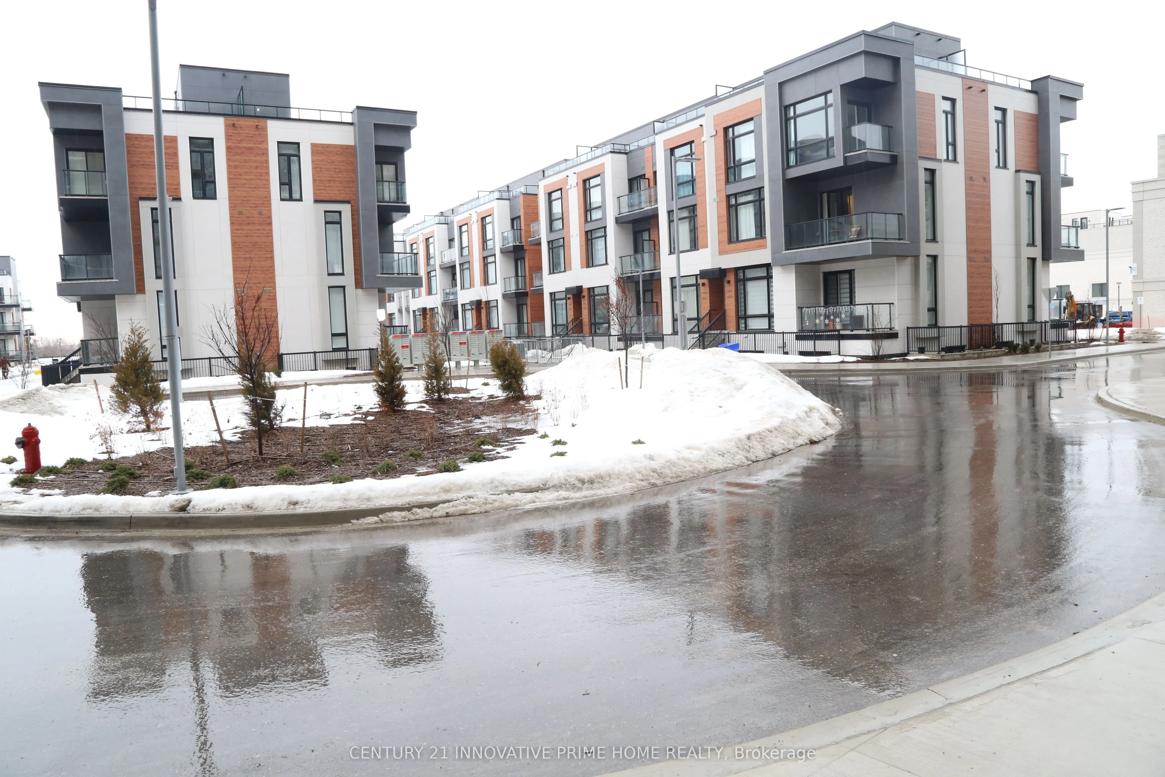 2 David Eyer Road 1025, Richmond Hill, On L4s 0n6
