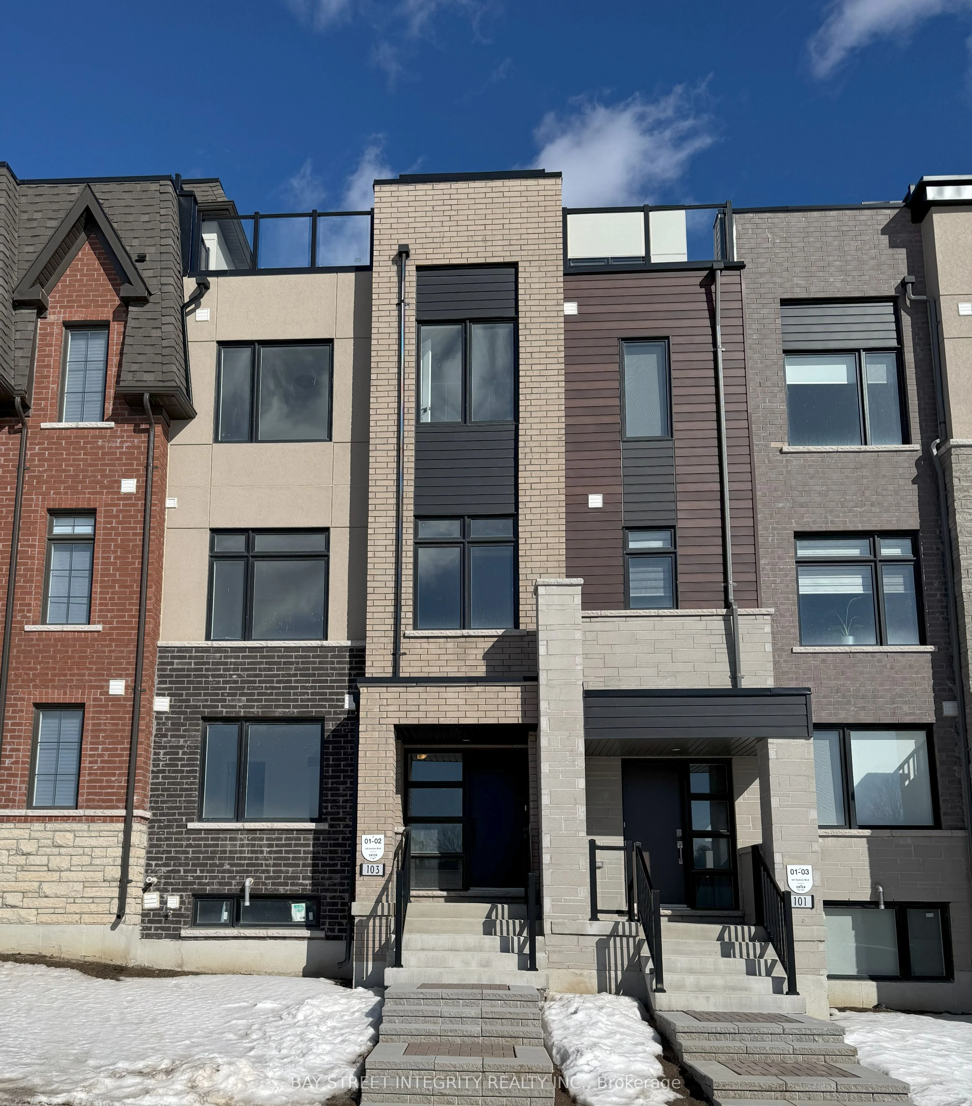 Att/Row/Townhouse in Markham