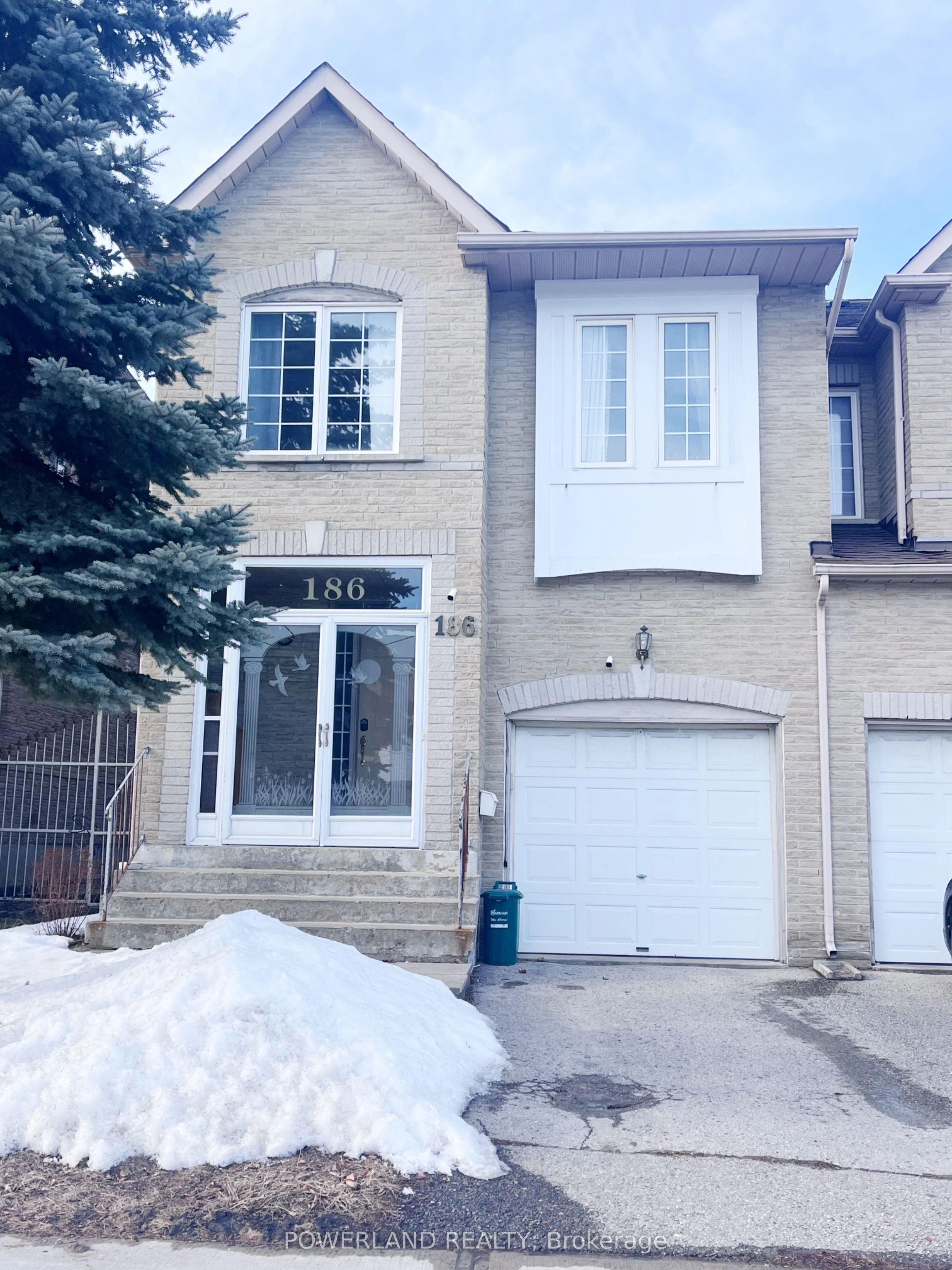 Att/Row/Townhouse in Markham