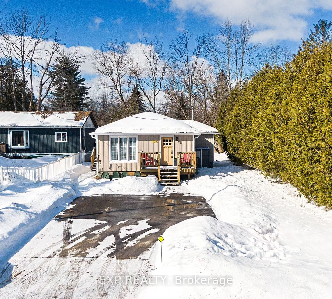 102 Maple Avenue, Georgina, On L0e 1r0
