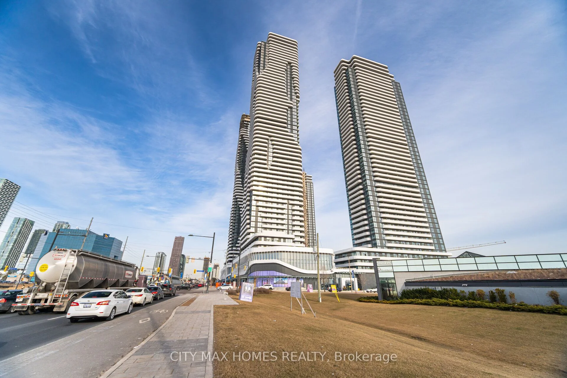 Condo Apartment in Vaughan