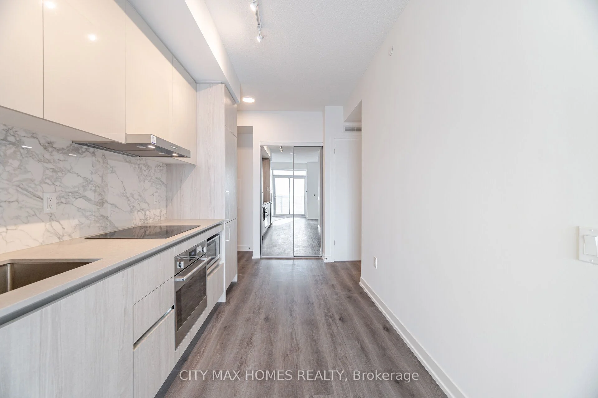 225 Commerce St Street 1008, Vaughan, ON L4K 0R1