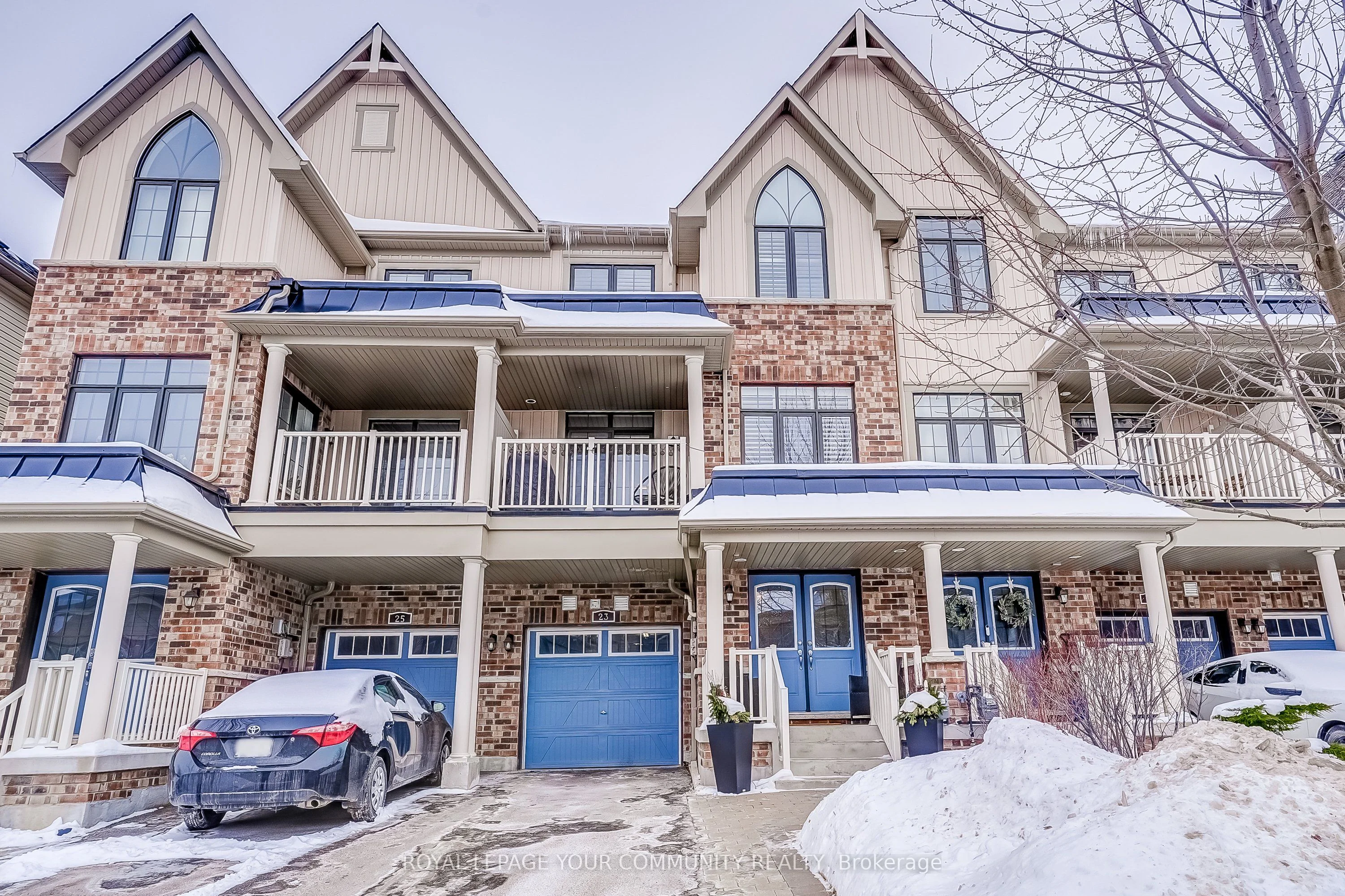 Att/Row/Townhouse in East Gwillimbury