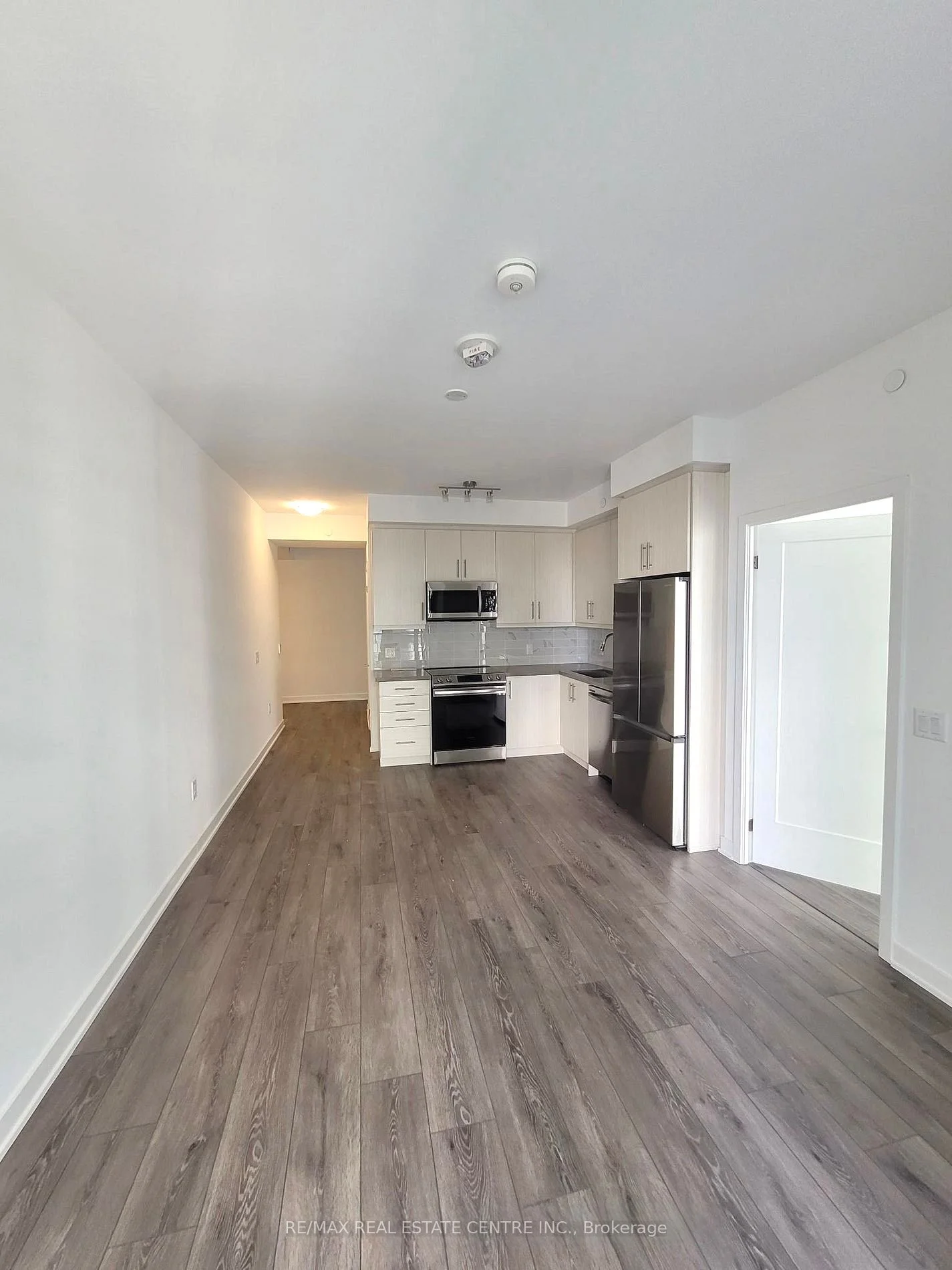 95 Oneida Crescent 1504, Richmond Hill, On L4b 0h5
