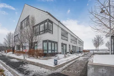 Condo Apartment in Innisfil
