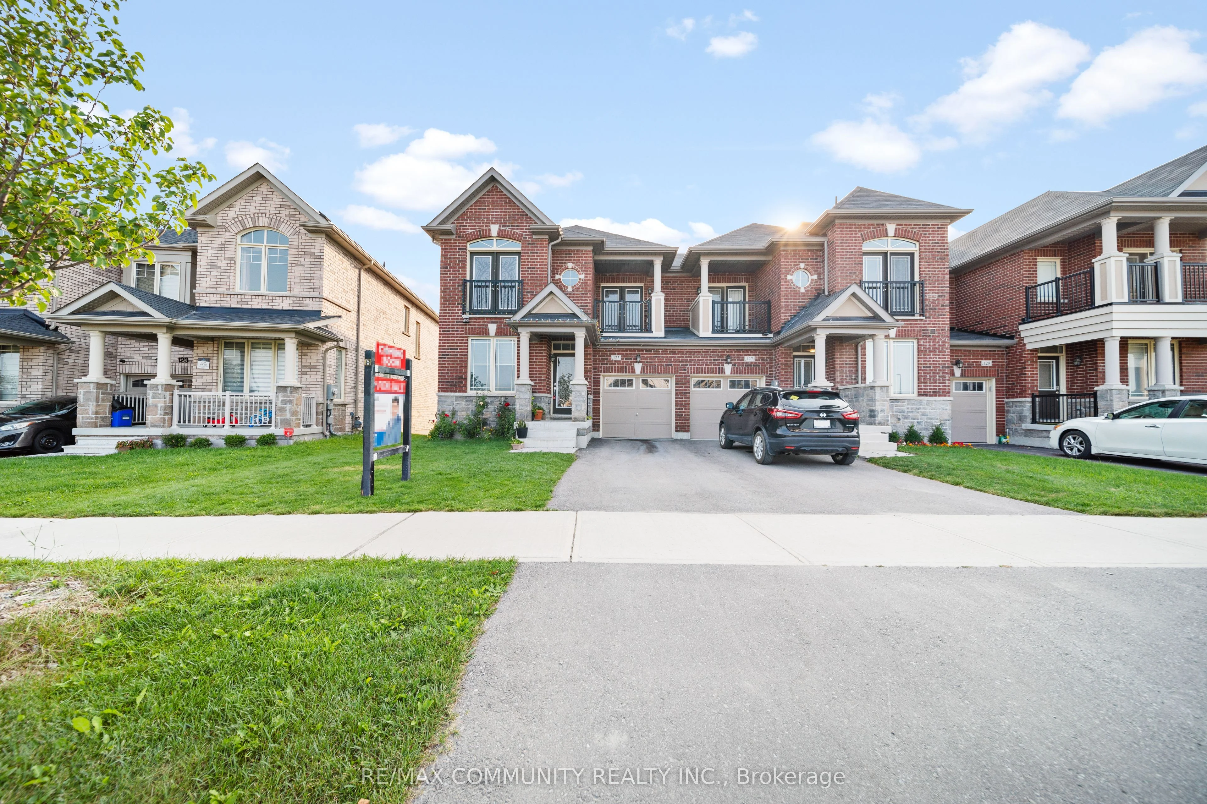 Att/Row/Townhouse in East Gwillimbury