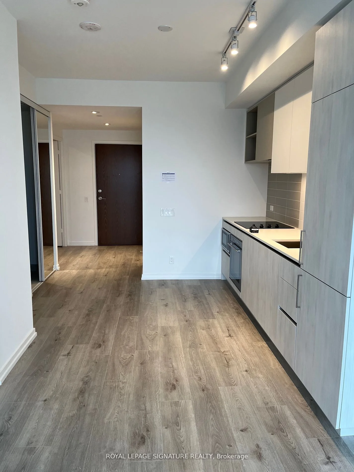 1000 Portage Parkway 2806, Vaughan, ON L4K 0L1