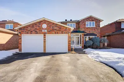 Detached in Richmond Hill