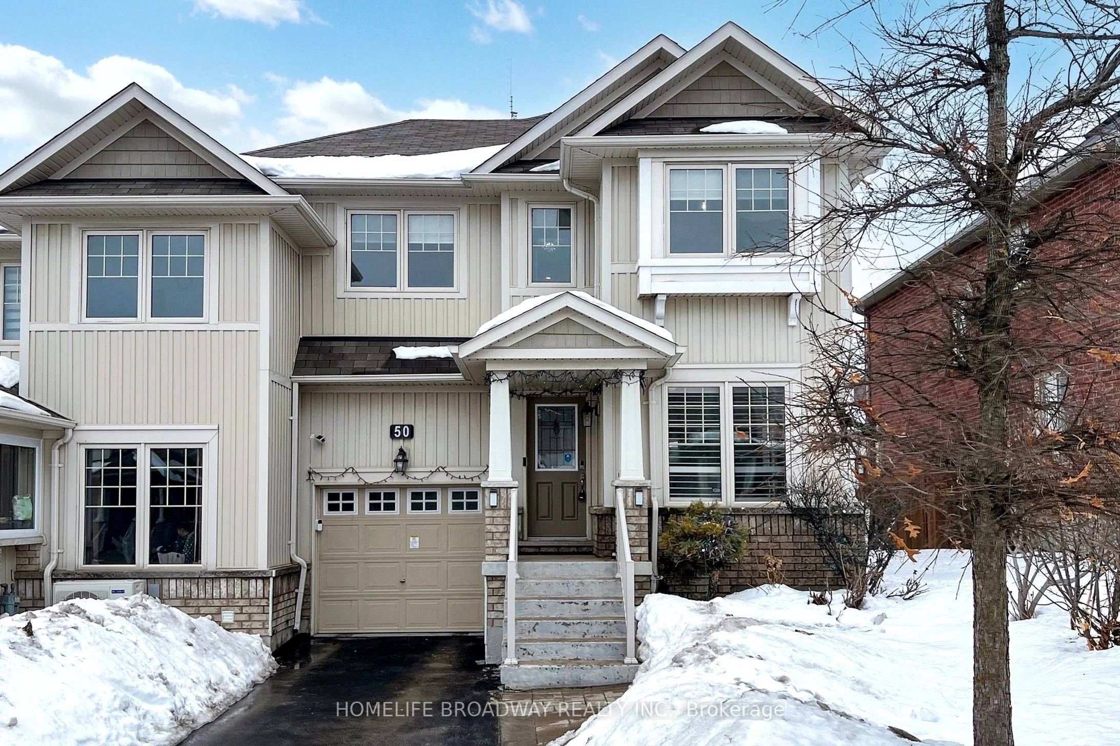 Att/Row/Townhouse in Richmond Hill