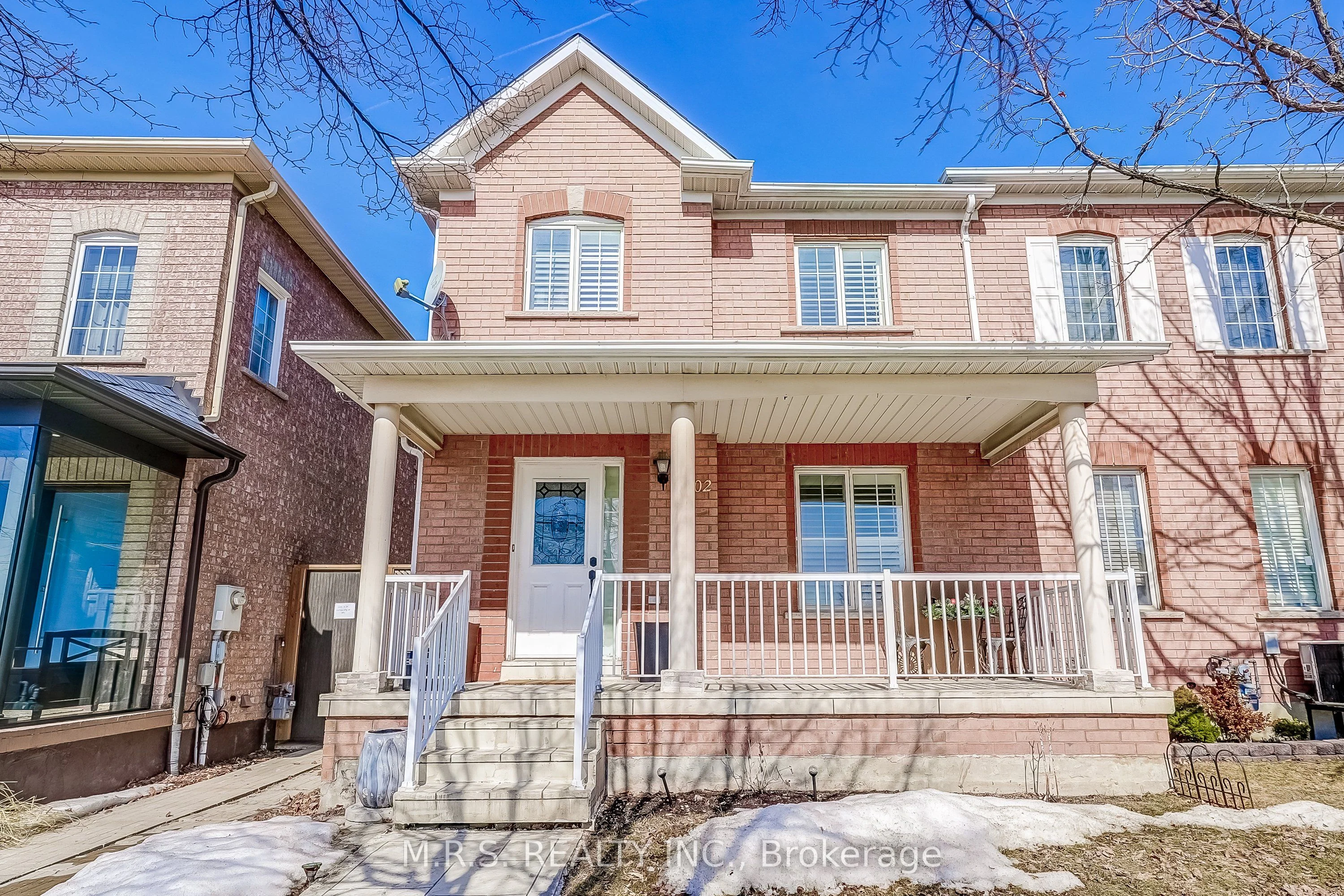 Att/Row/Townhouse in Vaughan