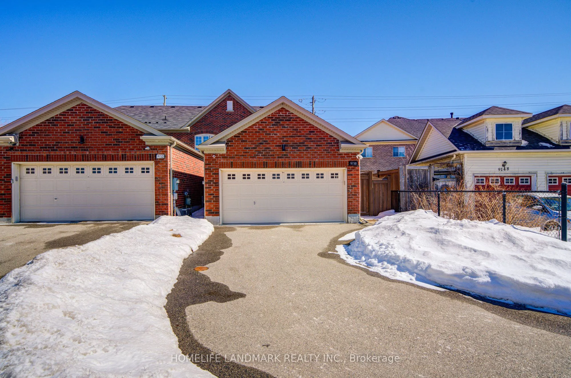 Att/Row/Townhouse in Vaughan